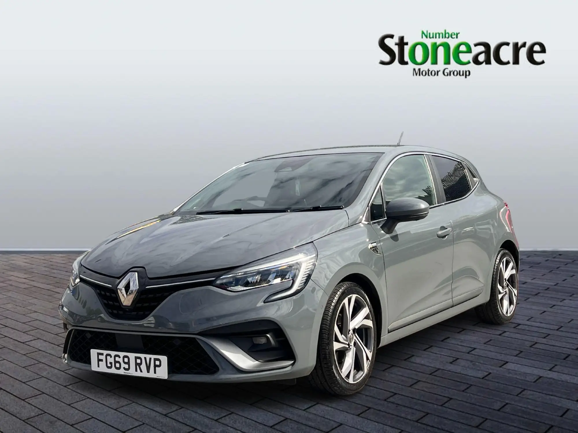Renault Clio 1.0 TCe 100 RS Line 5dr FG69RVP Image 3