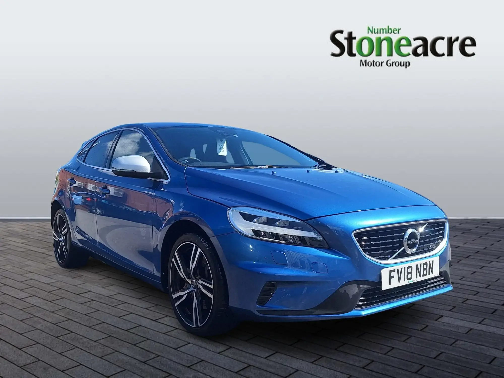 Volvo V40 2.0 D3 R-Design Pro Auto Euro 6 (s/s) 5dr FV18NBN Image 1