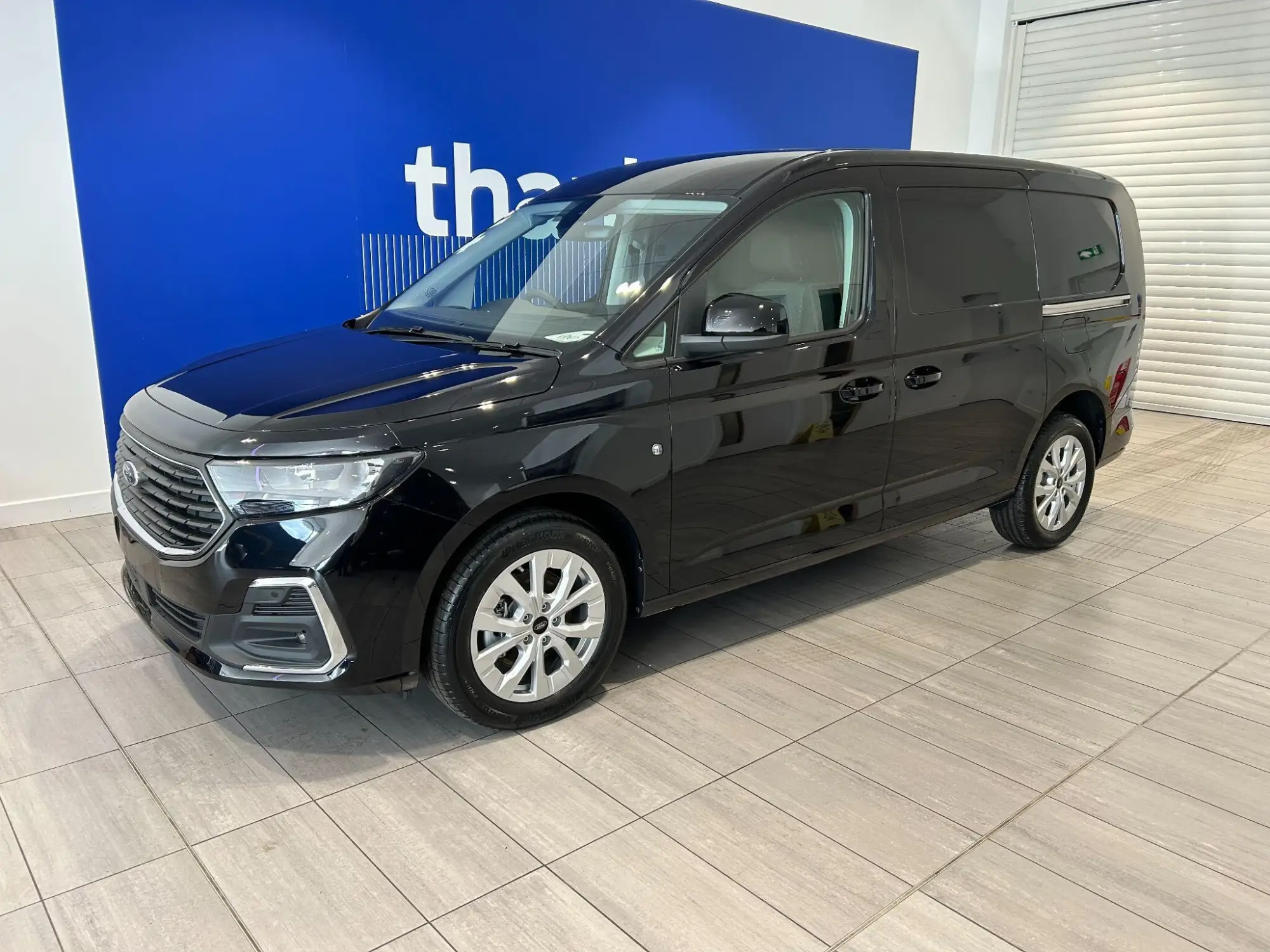 Ford Transit Connect 1.5 250 EcoBoost Limited Auto L2 Euro 6 (s/s) 6dr Image 3