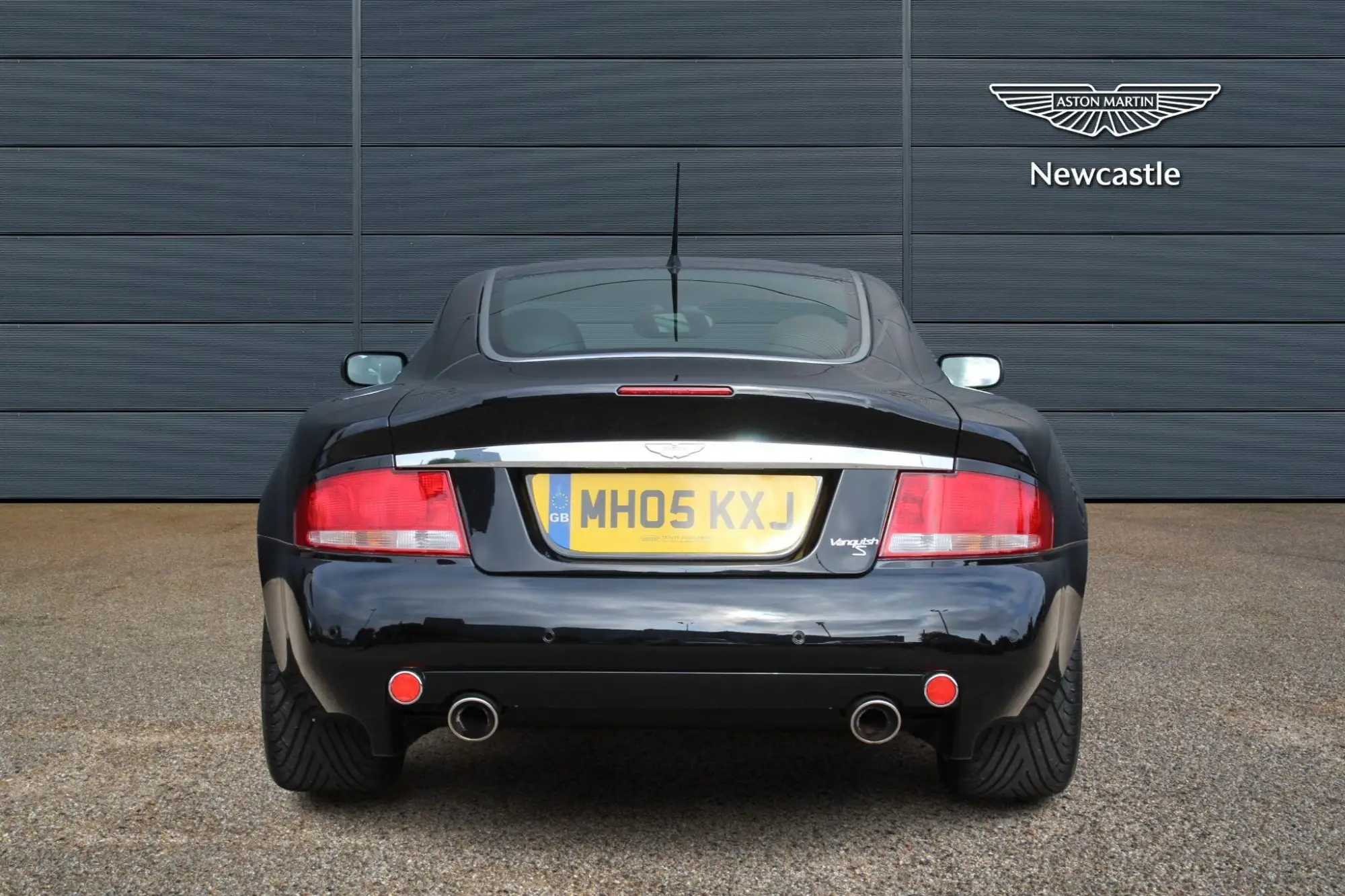 Aston Martin Vanquish Image 6 Aston Martin Vanquish Image 6