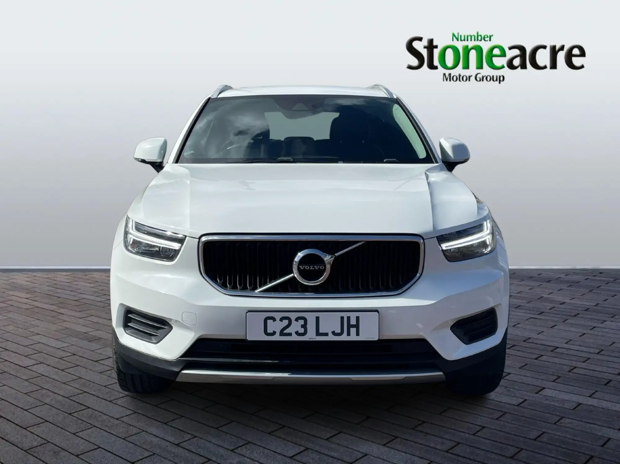 Volvo XC40 1.5 T3 [163] Momentum 5dr Geartronic YN20RYF Image 2