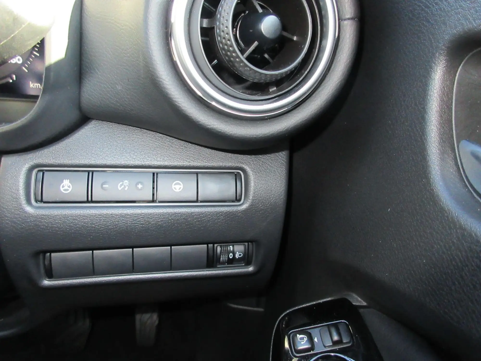 Nissan Juke Hybrid Image 17 Nissan Juke Hybrid Image 17