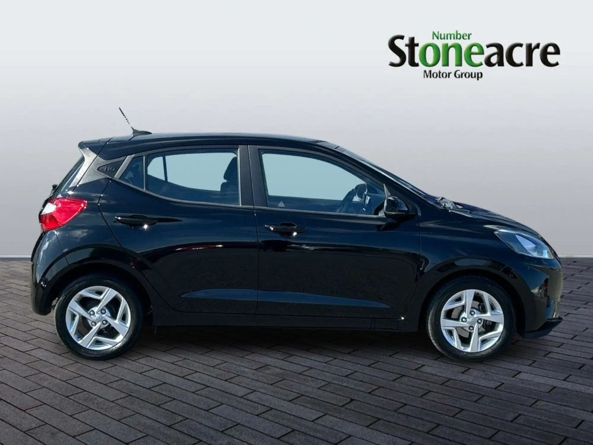 Hyundai i10 1.0 SE Connect Hatchback 5dr Petrol Manual Euro 6 (s/s) (67 ps) NG22FVA Image 2