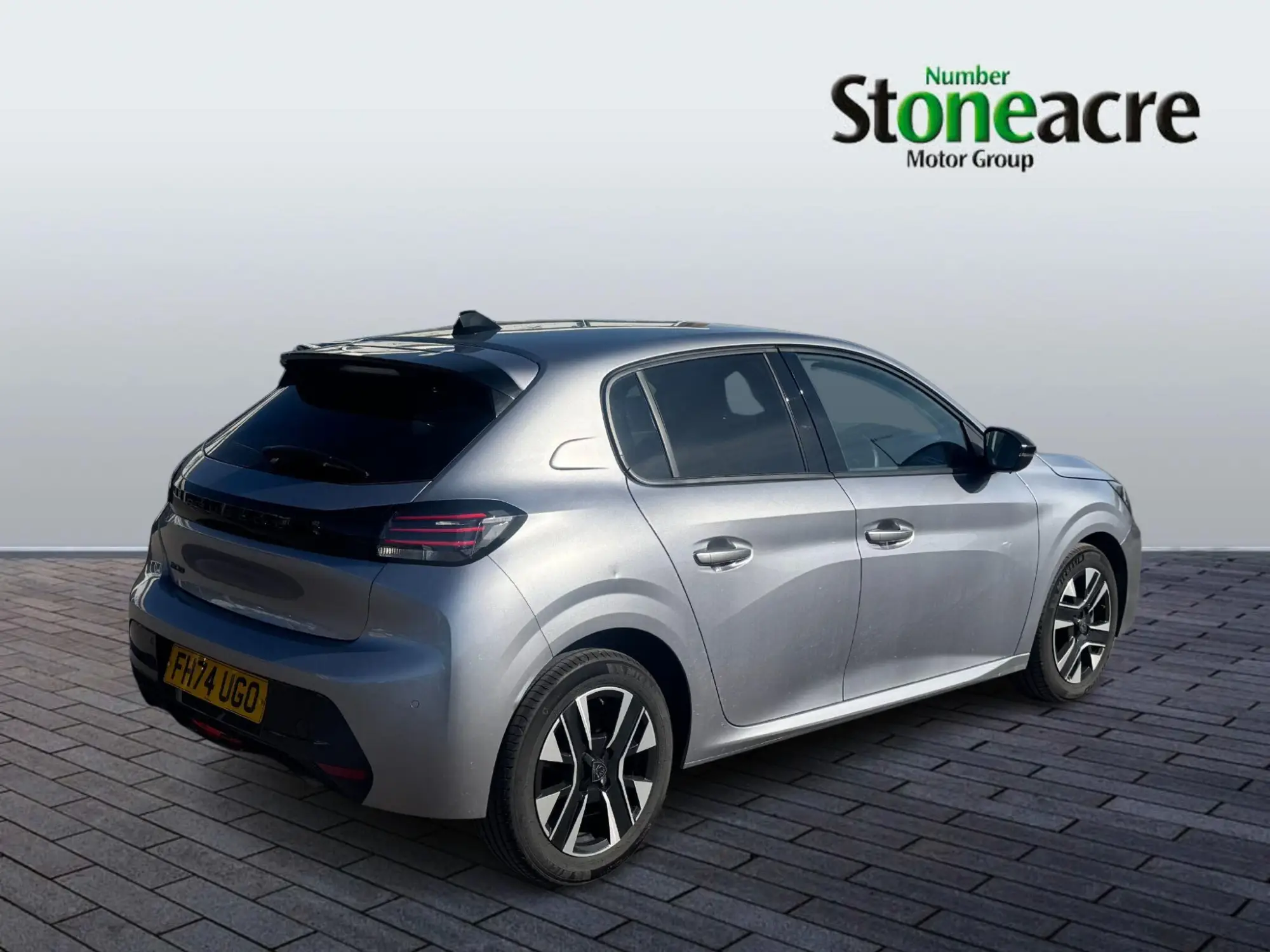 Peugeot 208 1.2 PureTech Allure Euro 6 (s/s) 5dr FH74UGO Image 3