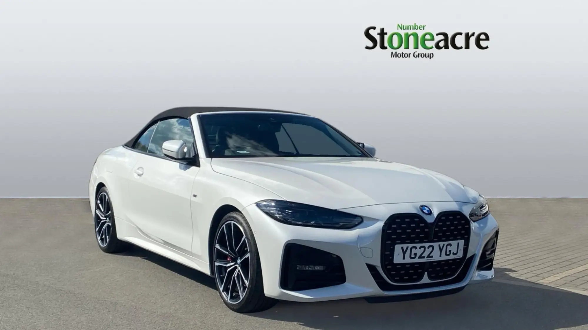 BMW 4 Series 420i M Sport 2dr Step Auto YG22YGJ Image 1