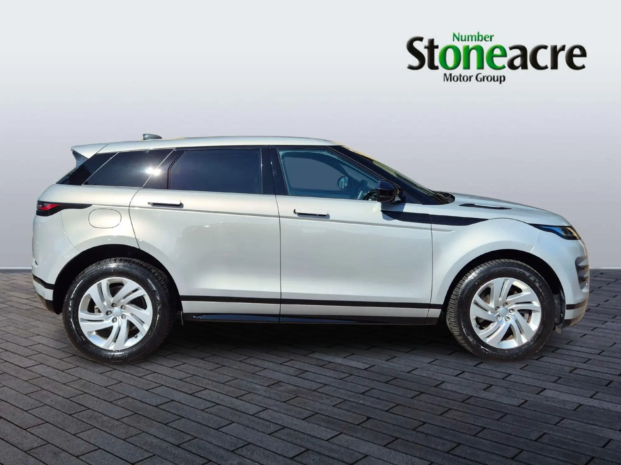 Land Rover Range Rover Evoque 2.0 D200 MHEV R-Dynamic S Auto 4WD Euro 6 (s/s) 5dr ND72LPC Image 2