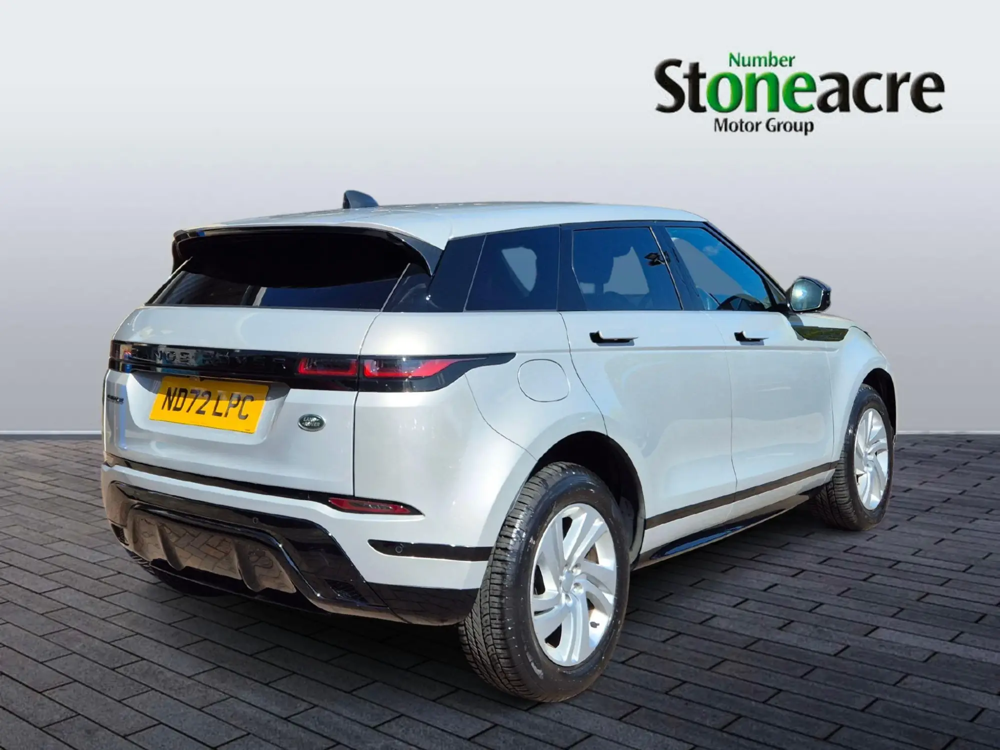 Land Rover Range Rover Evoque 2.0 D200 MHEV R-Dynamic S Auto 4WD Euro 6 (s/s) 5dr ND72LPC Image 3