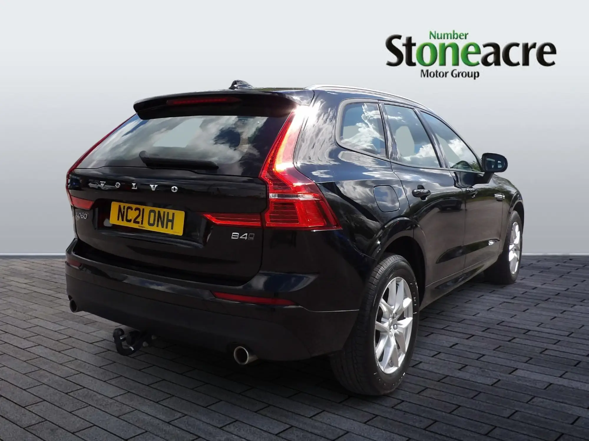 Volvo XC60 Momentum, B4 AWD mild hybrid NC21ONH Image 3