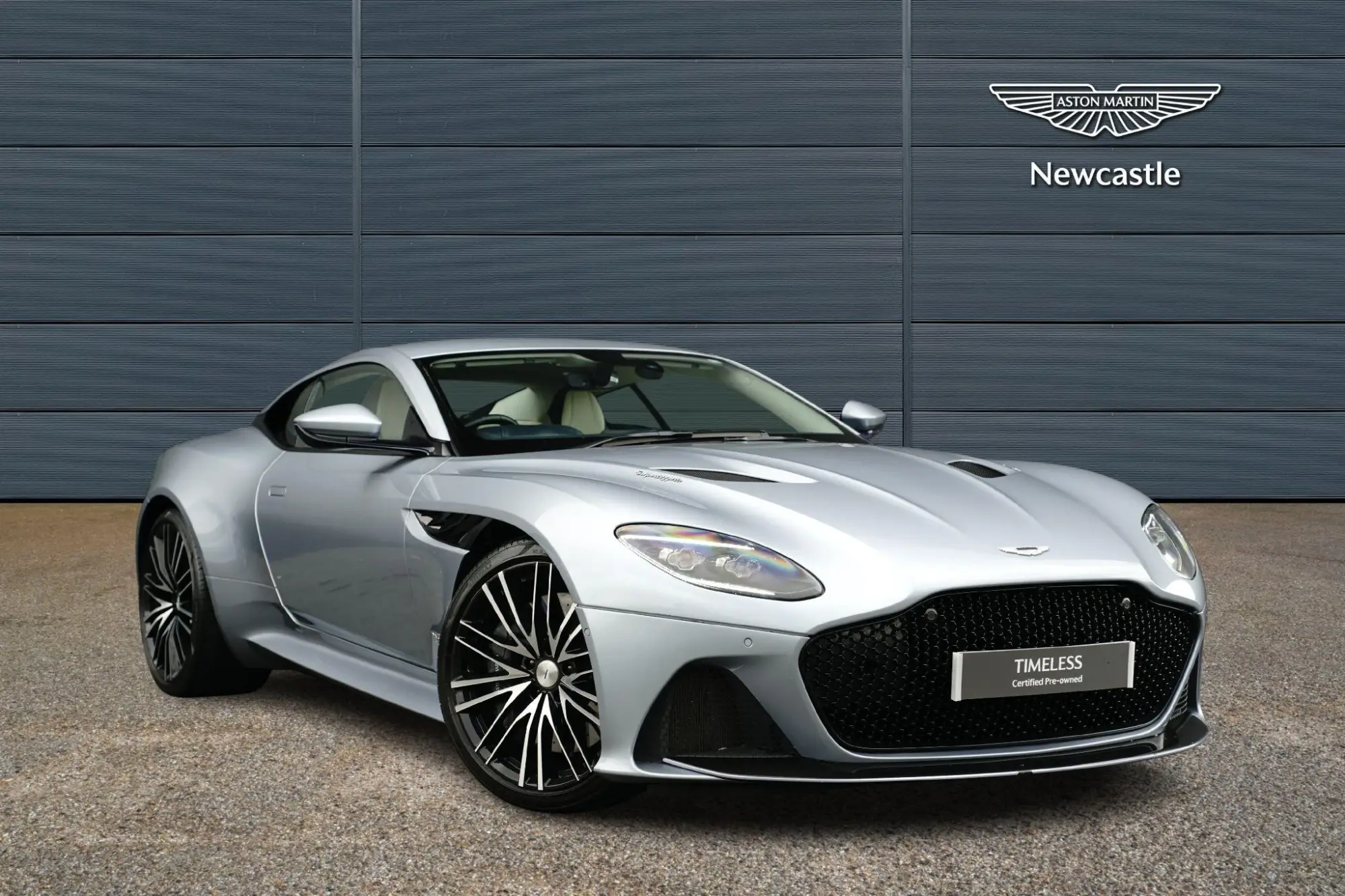 Aston Martin DBS Image 1