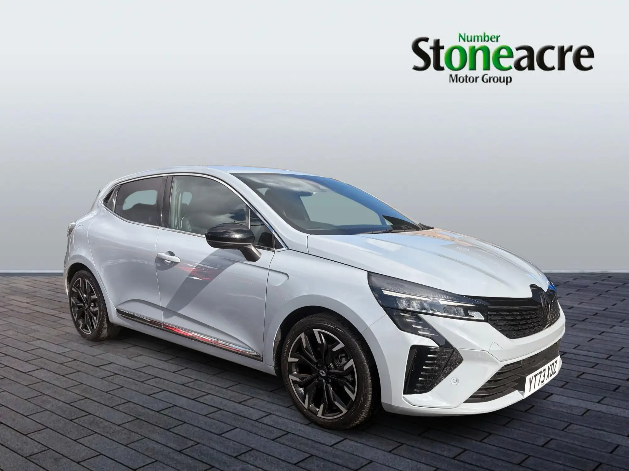 Renault Clio E-Tech 1.6 E-TECH techno Auto Euro 6 (s/s) 5dr YT73XDZ Image 1