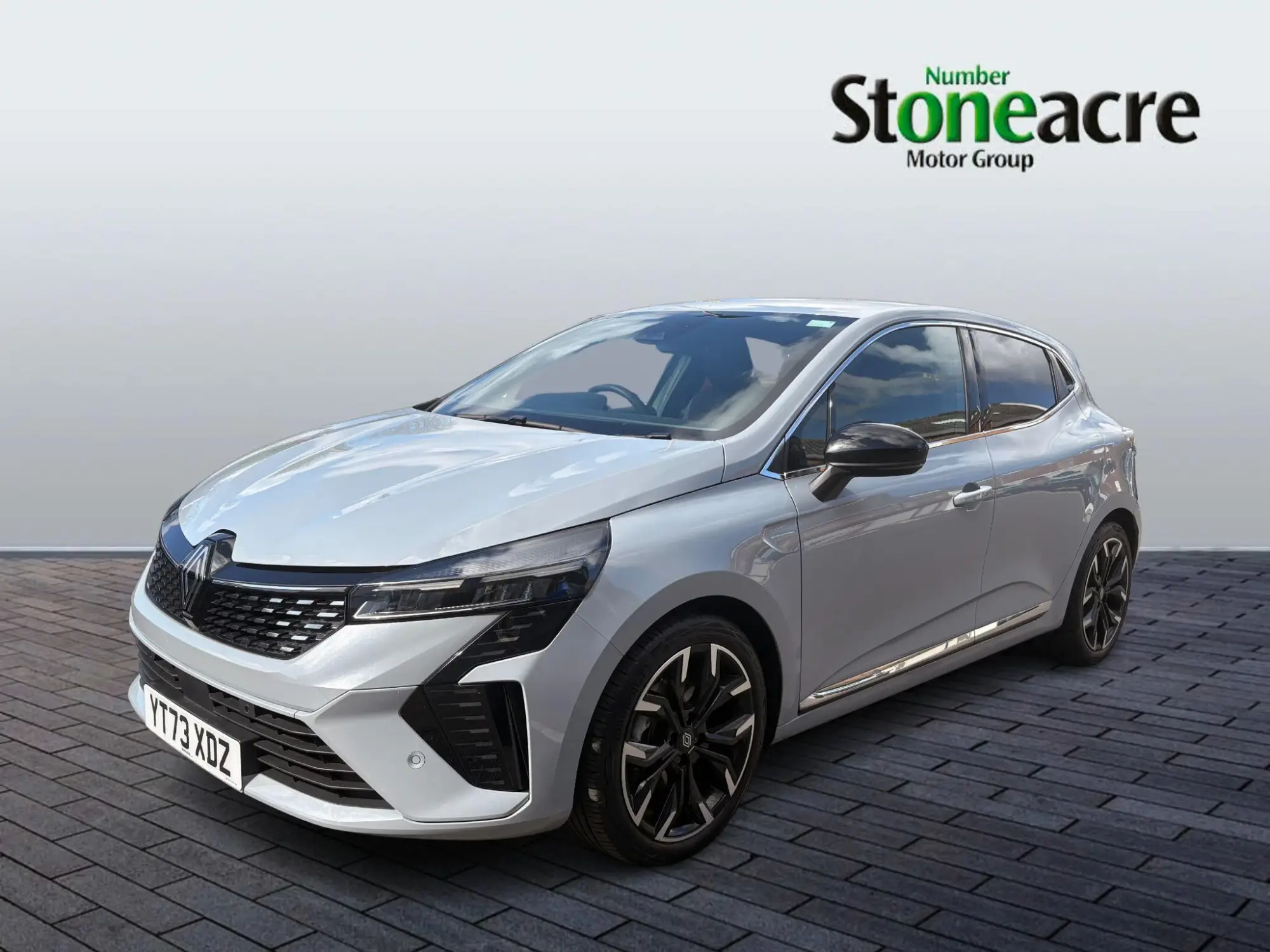 Renault Clio E-Tech 1.6 E-TECH techno Auto Euro 6 (s/s) 5dr YT73XDZ Image 3