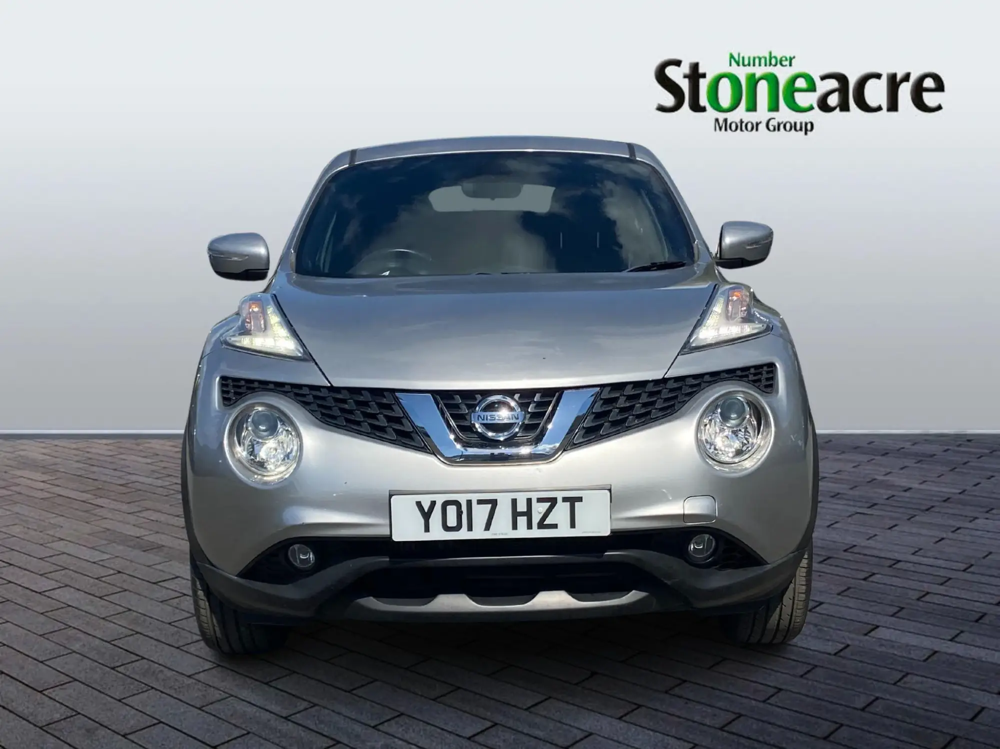 Nissan Juke 1.5 dCi N-Connecta SUV 5dr Diesel Manual Euro 6 (s/s) (110 ps) YO17HZT Image 2