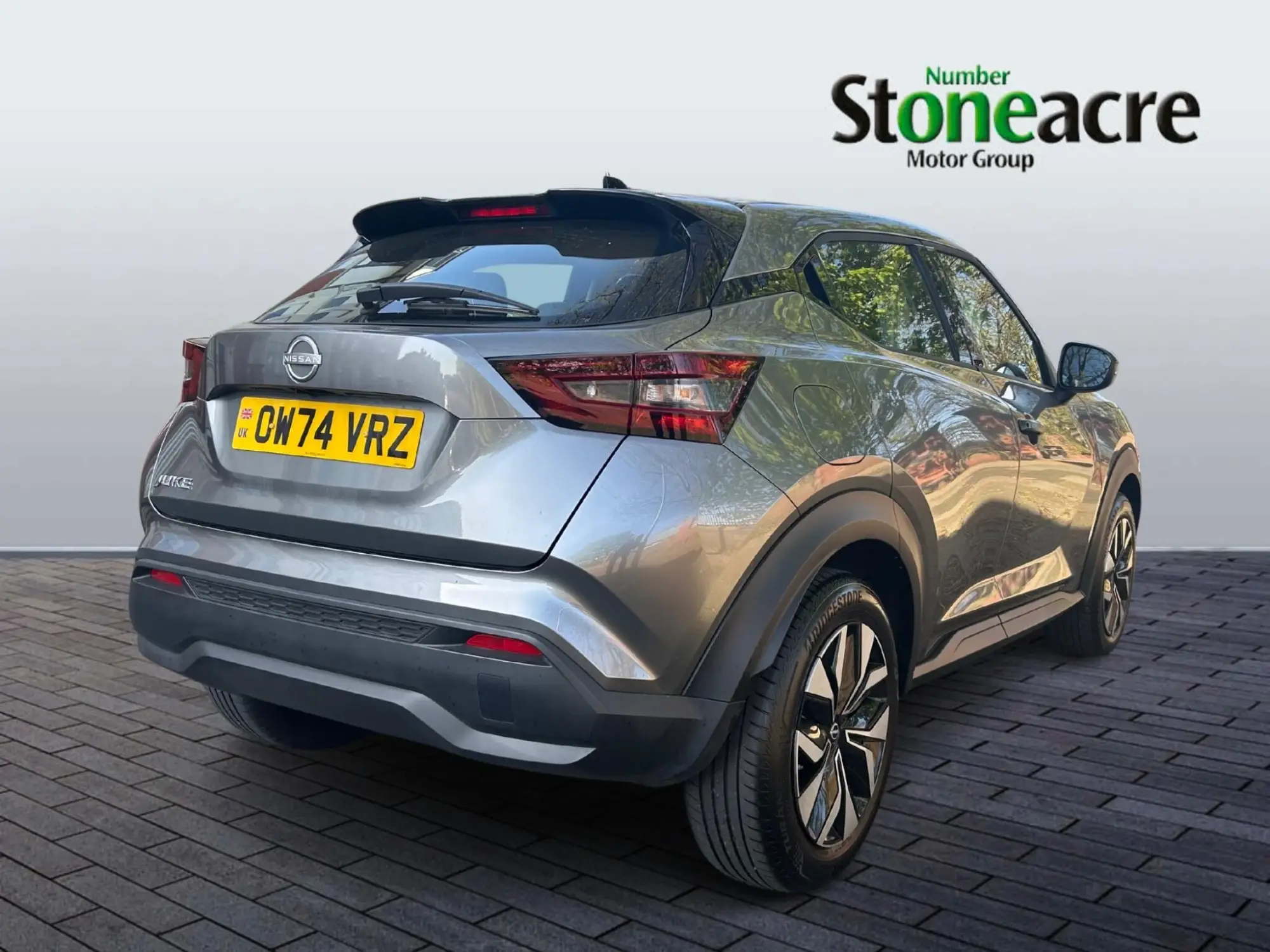 Nissan Juke 1.0 DIG-T Acenta Premium Euro 6 (s/s) 5dr OW74VRZ Image 3