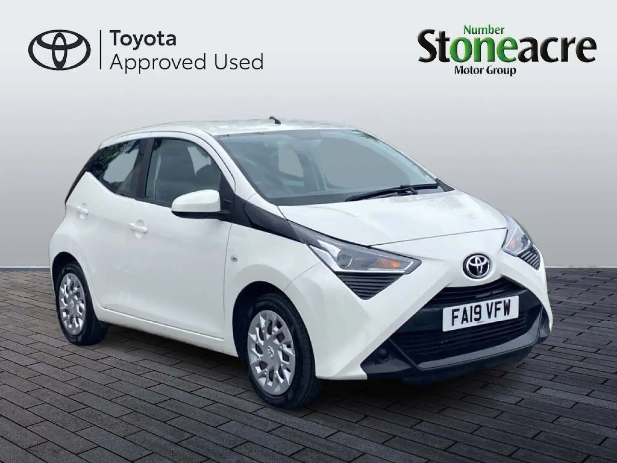 Toyota Aygo 1.0 VVT-i X-Play 5dr FA19VFW Image 1