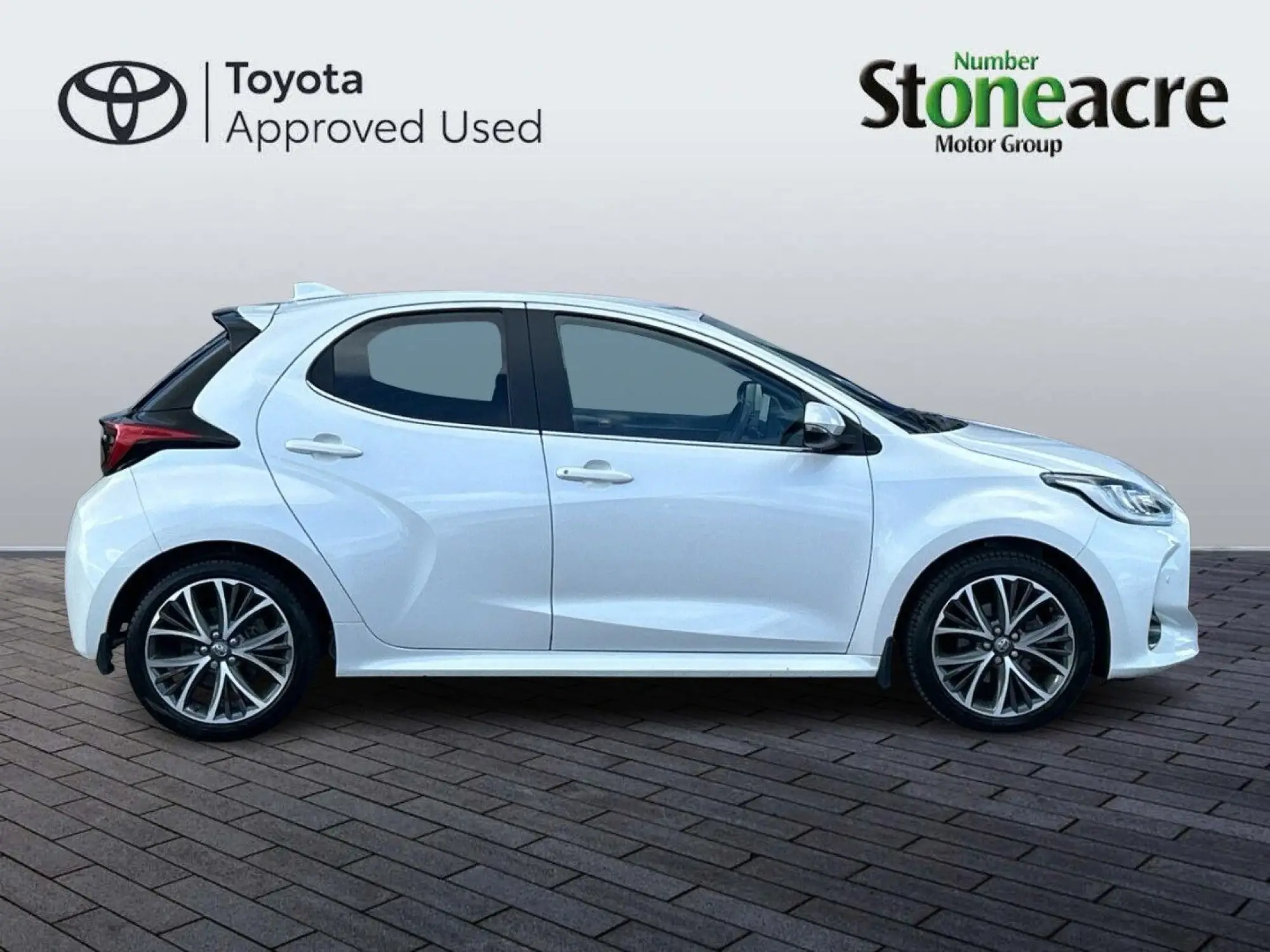 Toyota Yaris Image 2