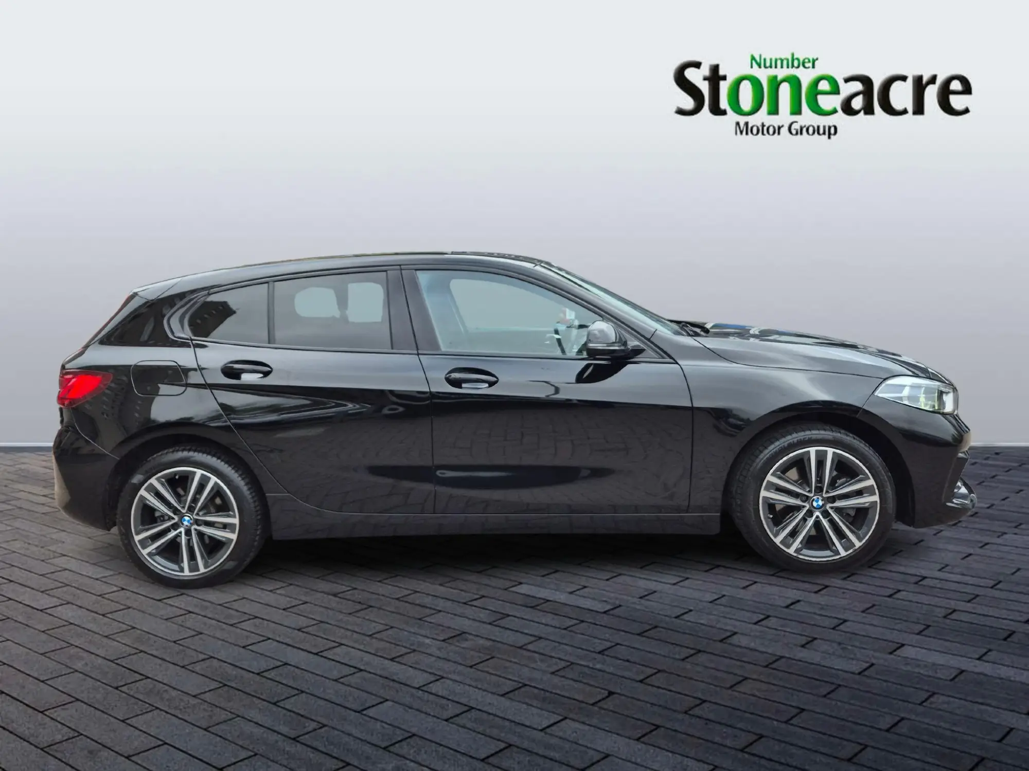 BMW 1 Series 1.5 118i Sport (LCP) DCT Euro 6 (s/s) 5dr YH24UEC Image 2
