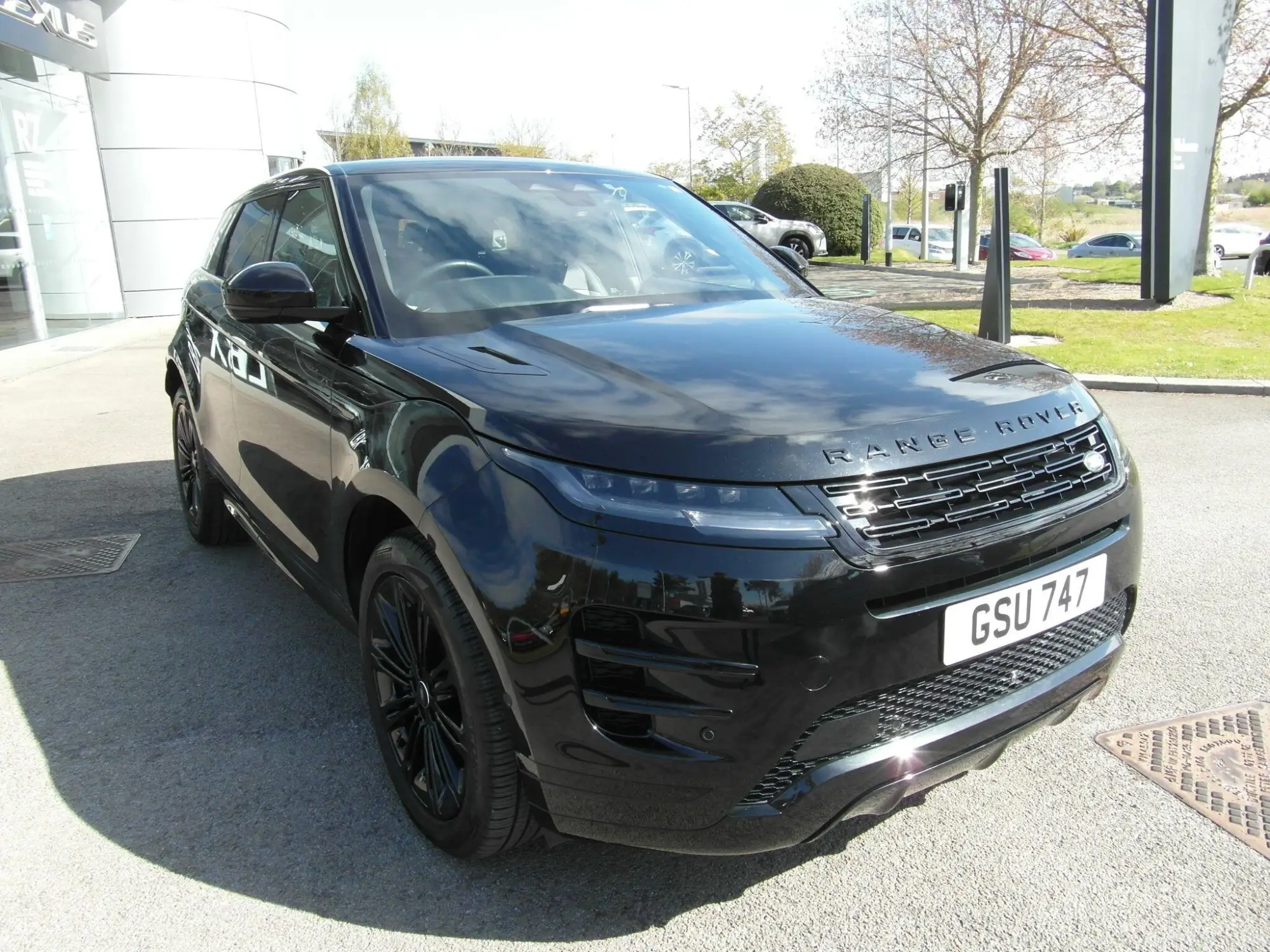 Land Rover Range Rover Evoque 1.5 P270e 12.17kWh Autobiography Auto 4WD Euro 6 (s/s) 5dr FG25LLJ Image 1