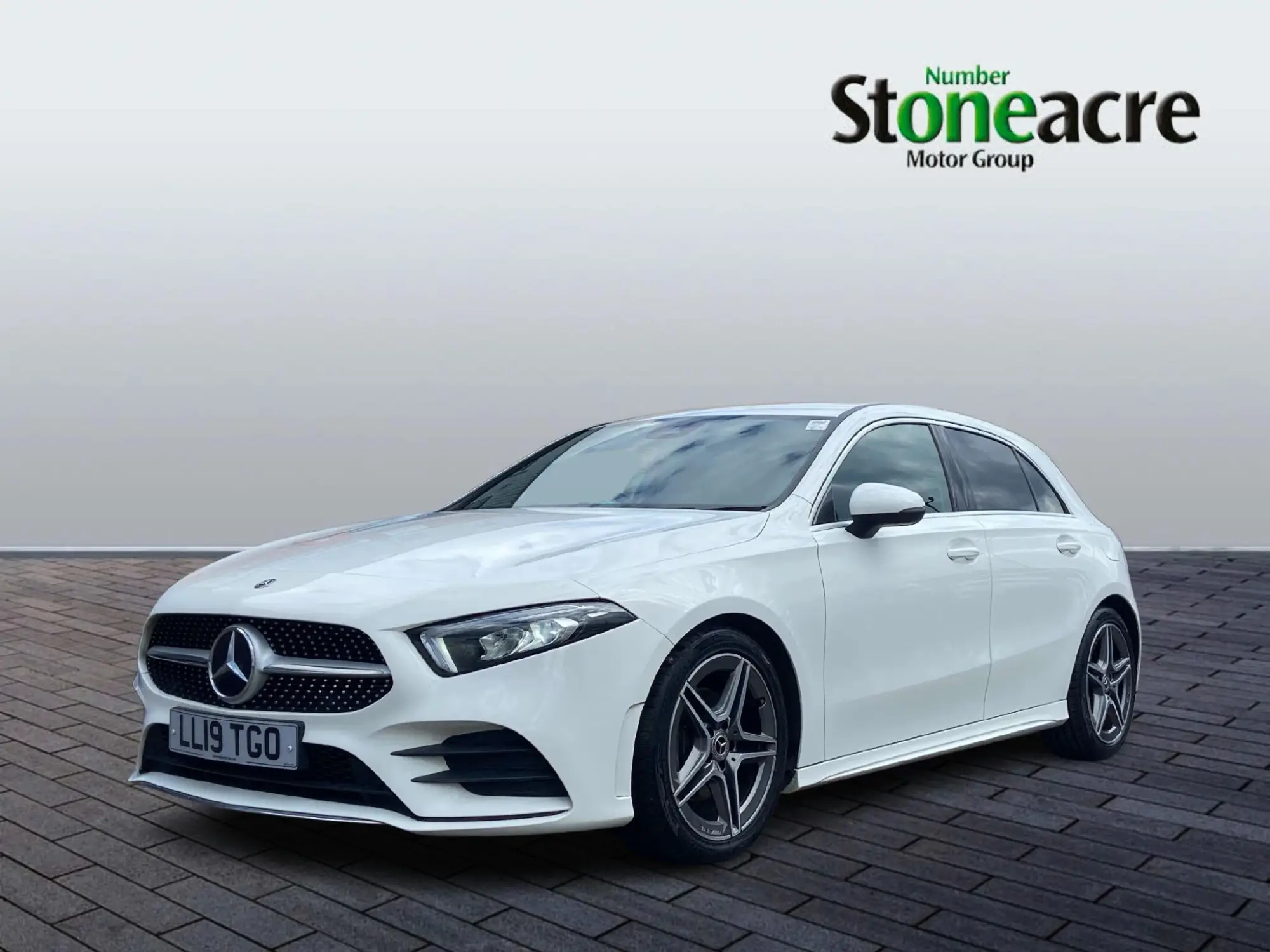 Mercedes-Benz A-Class 2.0 A200d AMG Line 8G-DCT Euro 6 (s/s) 5dr LL19TGO Image 3
