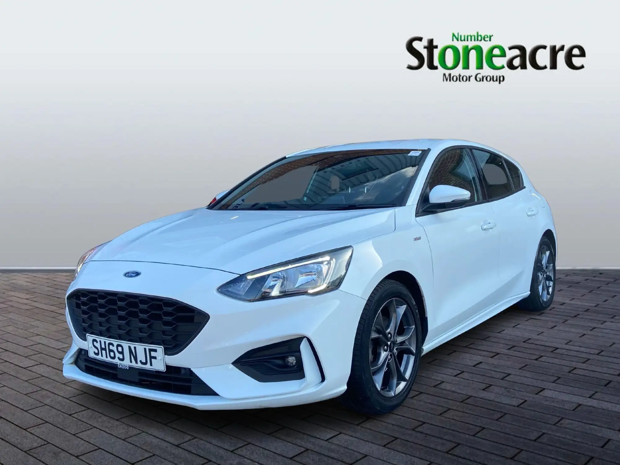 Ford Focus 1.0T EcoBoost ST-Line Euro 6 (s/s) 5dr SH69NJF Image 3