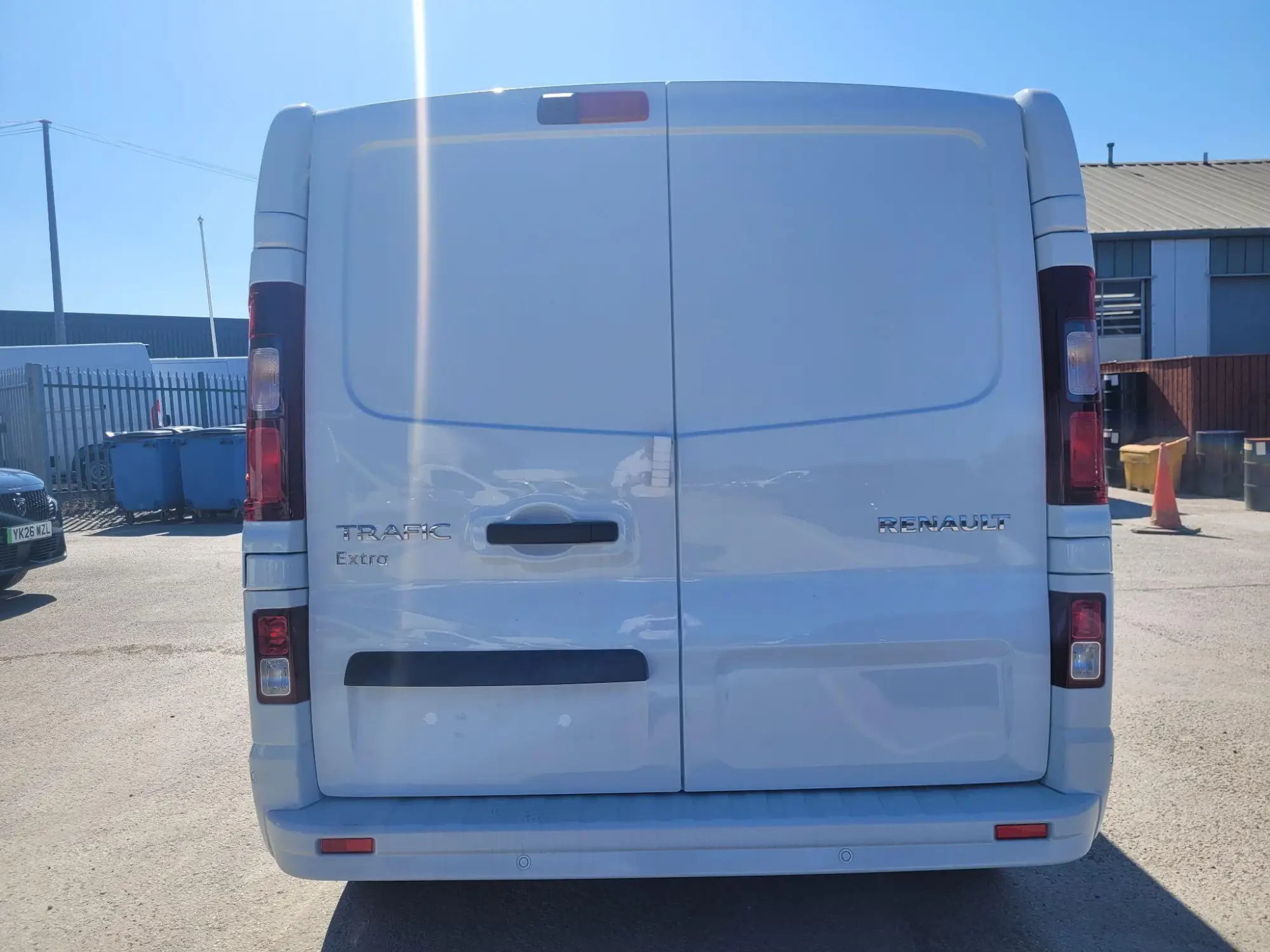Renault Trafic 2.0 dCi Blue SL30 Extra Auto L1 H1 Euro 6 (s/s) 5dr YP26XLX Image 3 Renault Trafic 2.0 dCi Blue SL30 Extra Auto L1 H1 Euro 6 (s/s) 5dr YP26XLX Image 3