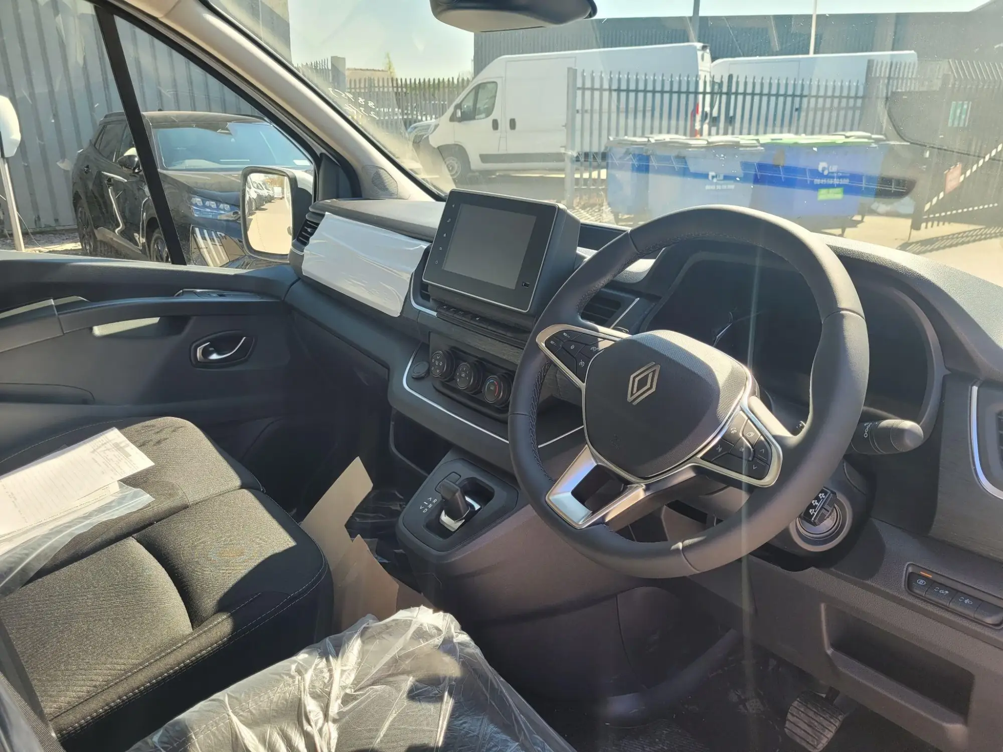 Renault Trafic Image 12