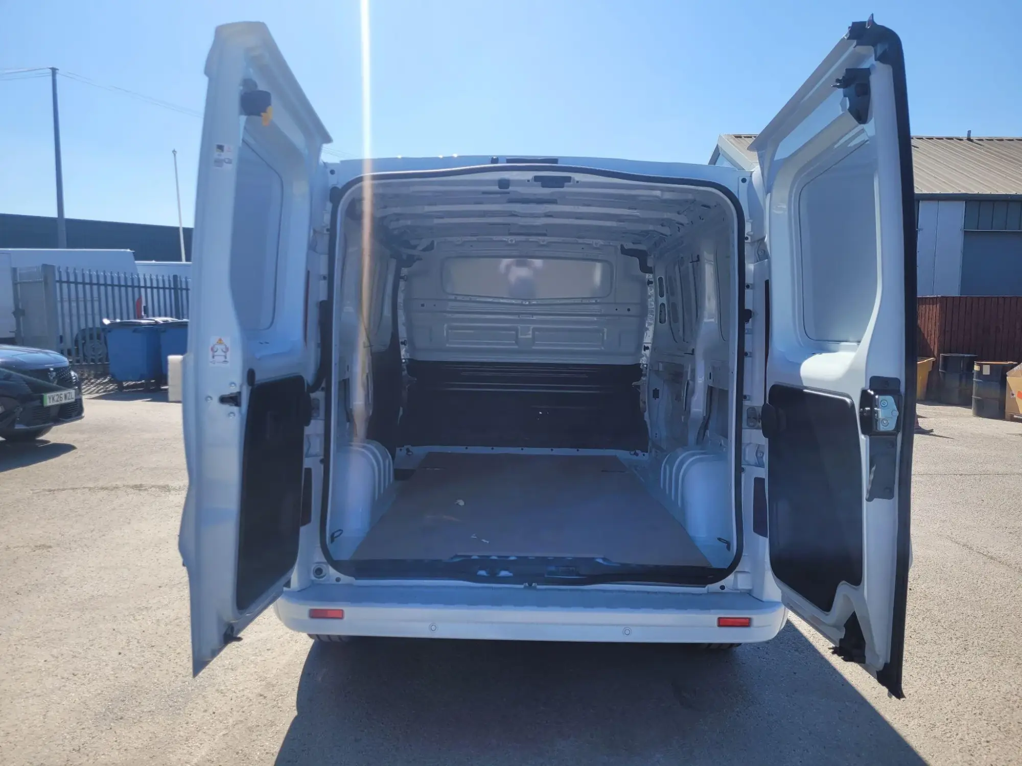 Renault Trafic Image 9 Renault Trafic Image 9