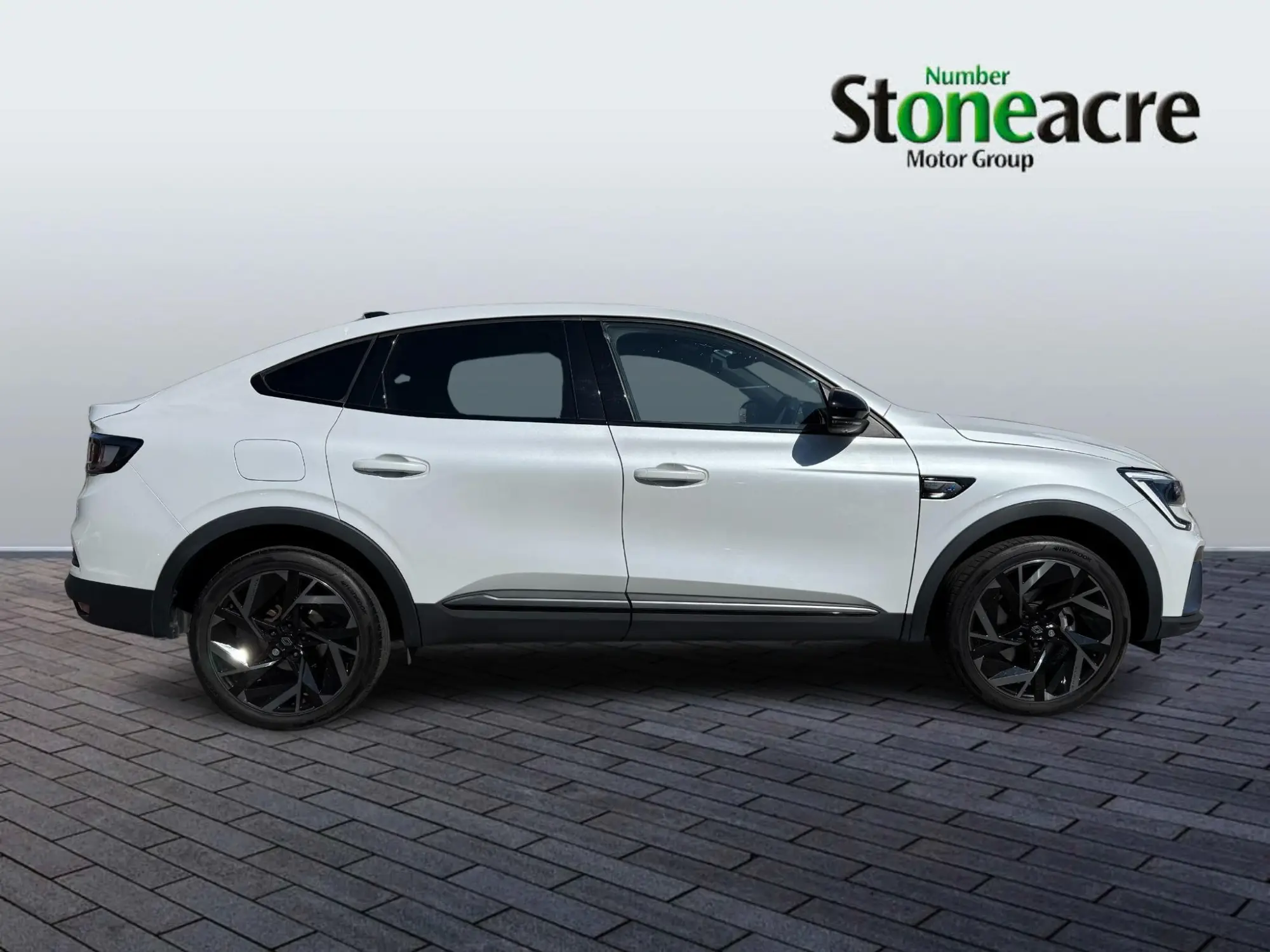 Renault Arkana E-Tech 1.6 E-TECH esprit Alpine Auto Euro 6 (s/s) 5dr YM73ODH Image 2