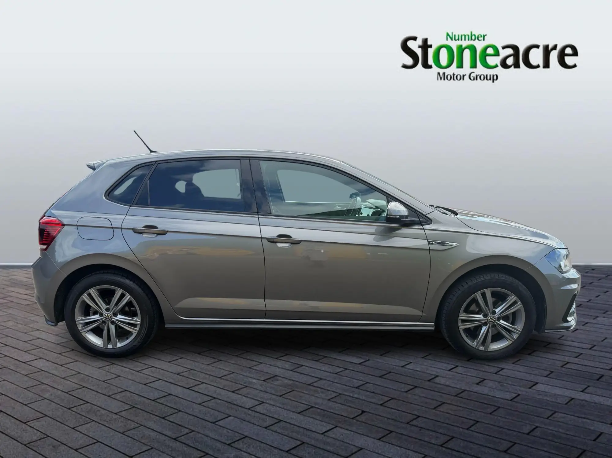 Volkswagen Polo 1.0 TSI R-Line DSG Euro 6 (s/s) 5dr BF21UGN Image 2