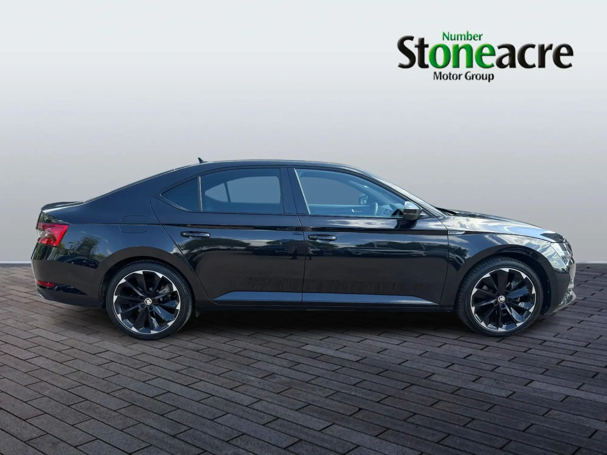 Skoda Superb 1.4 TSI iV 13kWh SportLine Plus DSG Euro 6 (s/s) 5dr AJ21BBE Image 2