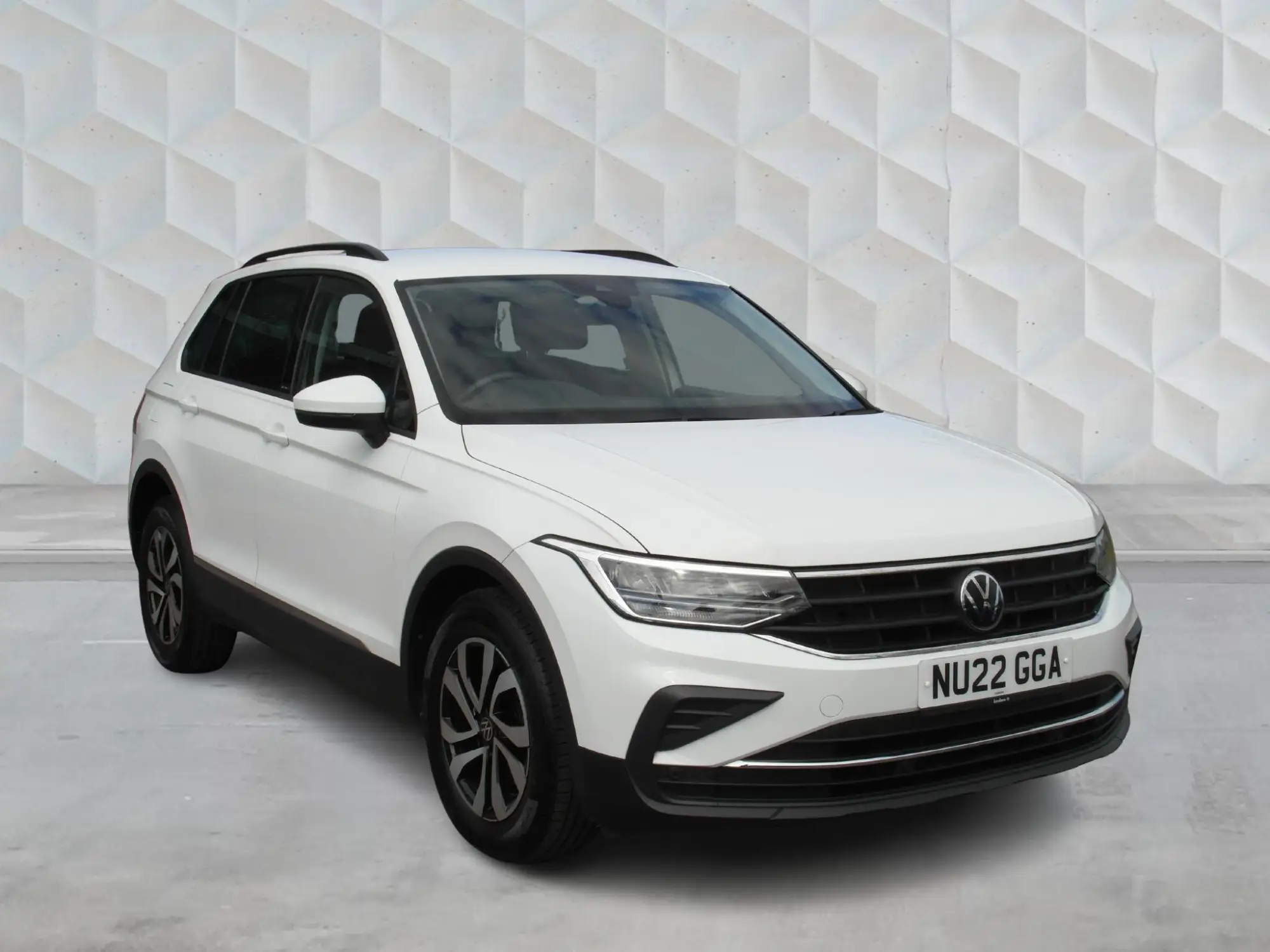 Volkswagen Tiguan 1.5 TSI Active Euro 6 (s/s) 5dr NU22GGA Image 1