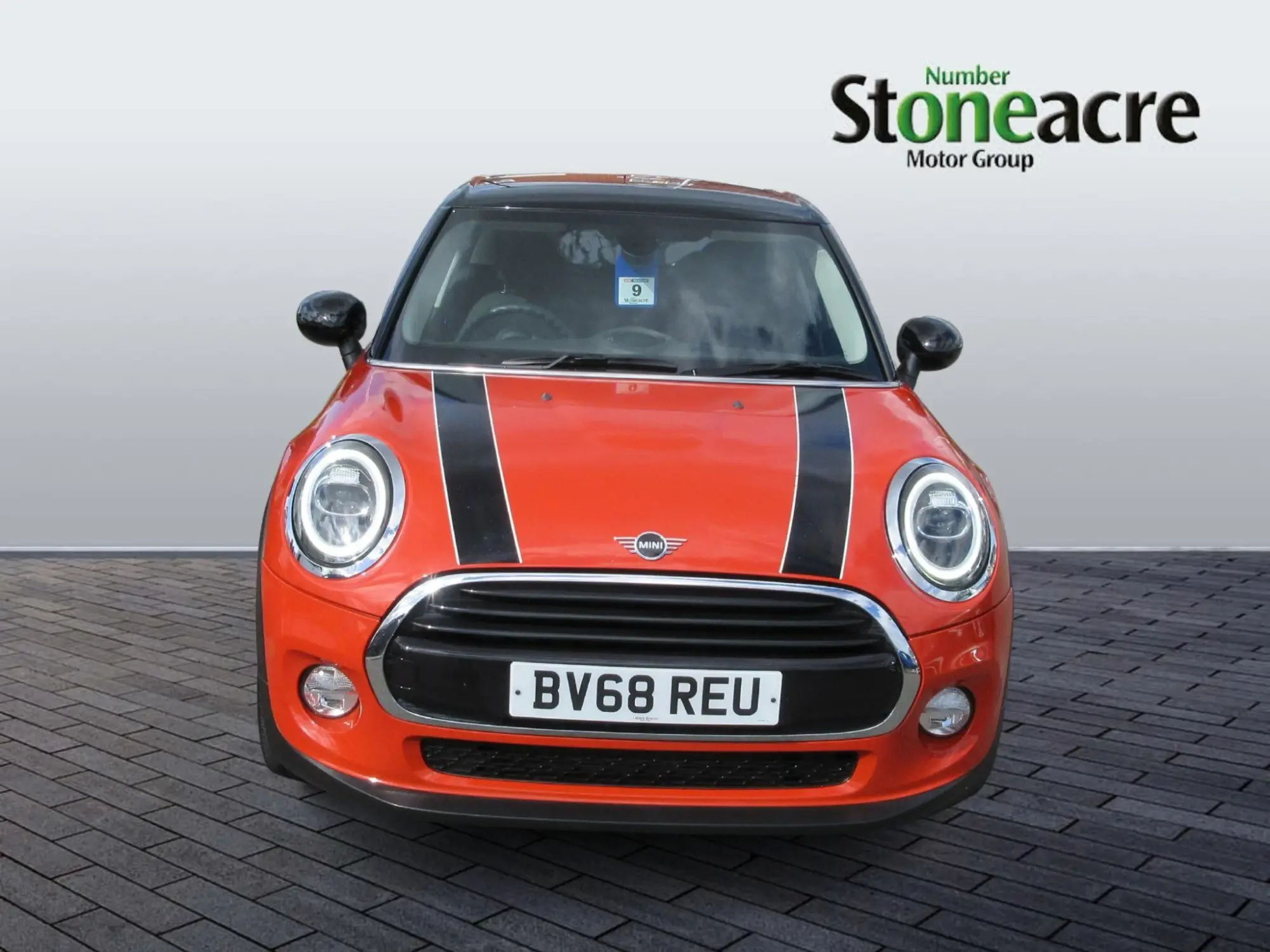 MINI Hatch 5-Door Hatch Cooper Classic BV68REU Image 2
