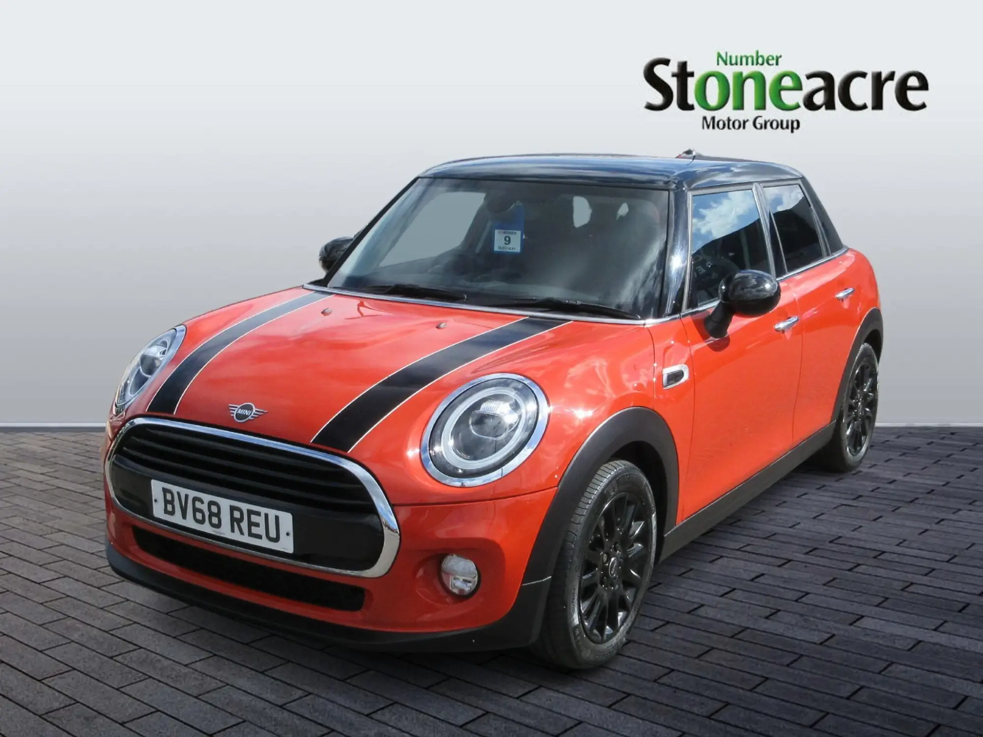 MINI Hatch 5-Door Hatch Cooper Classic BV68REU Image 3