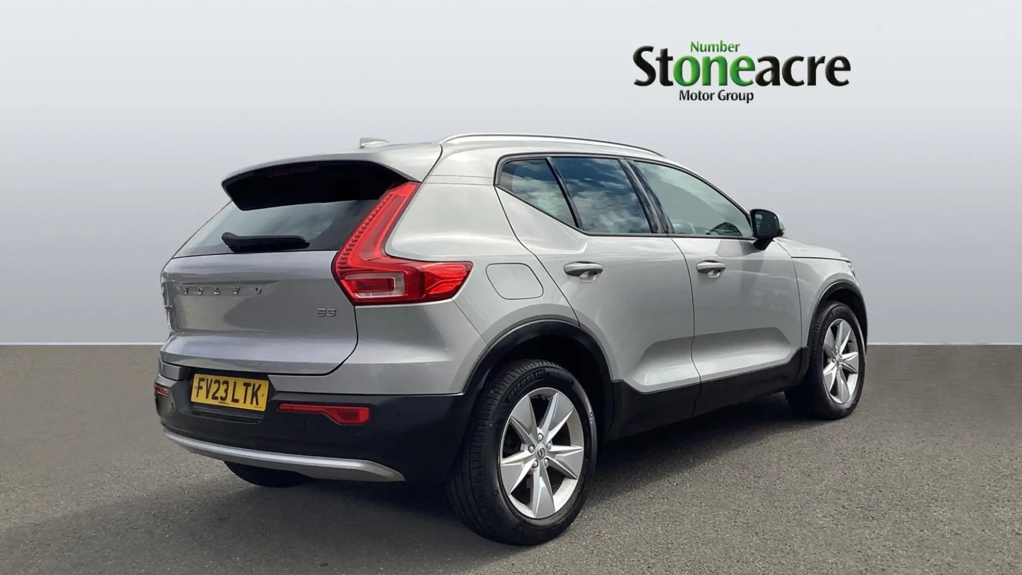 Volvo XC40 Core B3 (163 hp) Auto FV23LTK Image 2