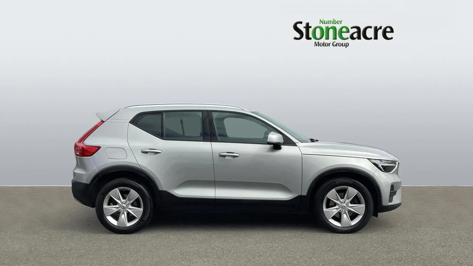 Volvo XC40 Core B3 (163 hp) Auto FV23LTK Image 3