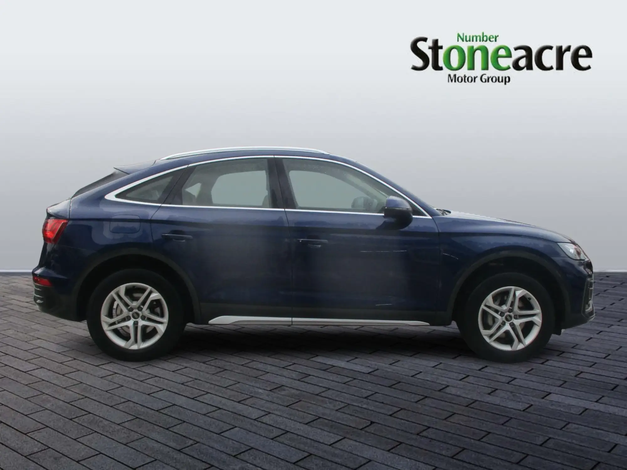 Audi Q5 2.0 TFSIe 50 Sport Sportback S Tronic quattro Euro 6 (s/s) 5dr 17.9kWh FN24HXW Image 2
