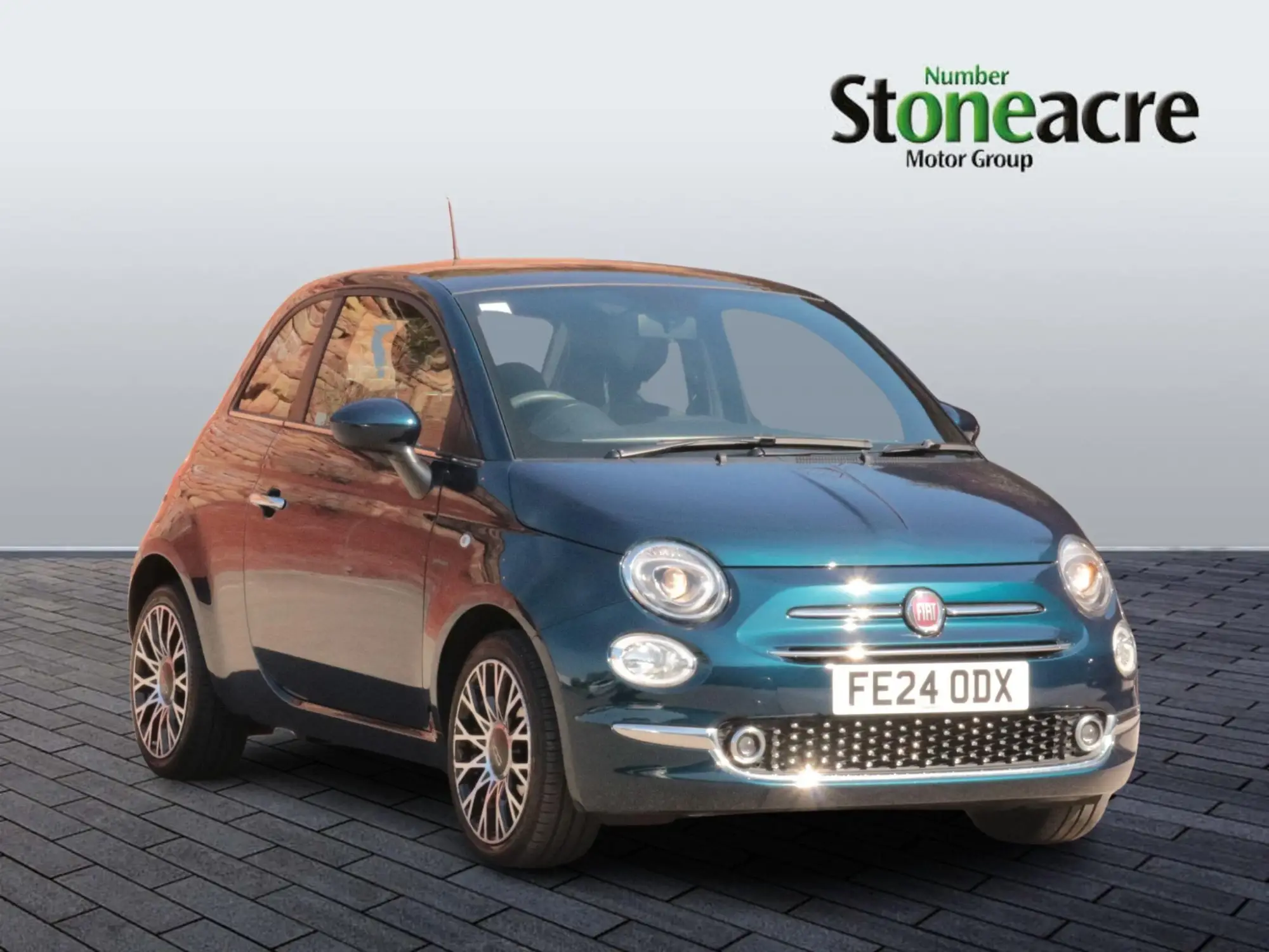 Fiat 500 1.0 MHEV Top Euro 6 (s/s) 3dr FE24ODX Image 1