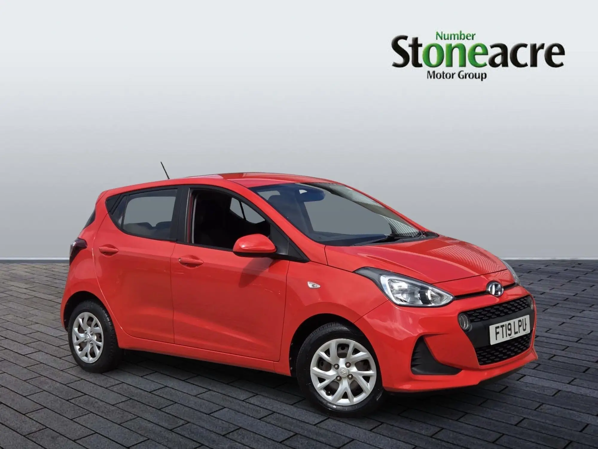 Hyundai i10 1.0 SE Hatchback 5dr Petrol Manual Euro 6 (67 ps) FT19LPU Image 1