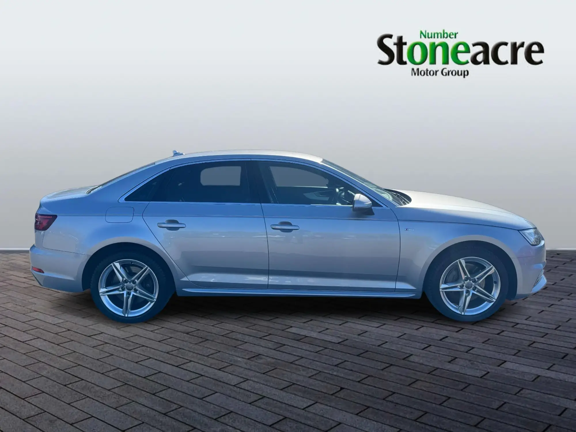 Audi A4 Saloon 2.0T FSI Quattro S Line 4dr S Tronic DU67JGZ Image 2