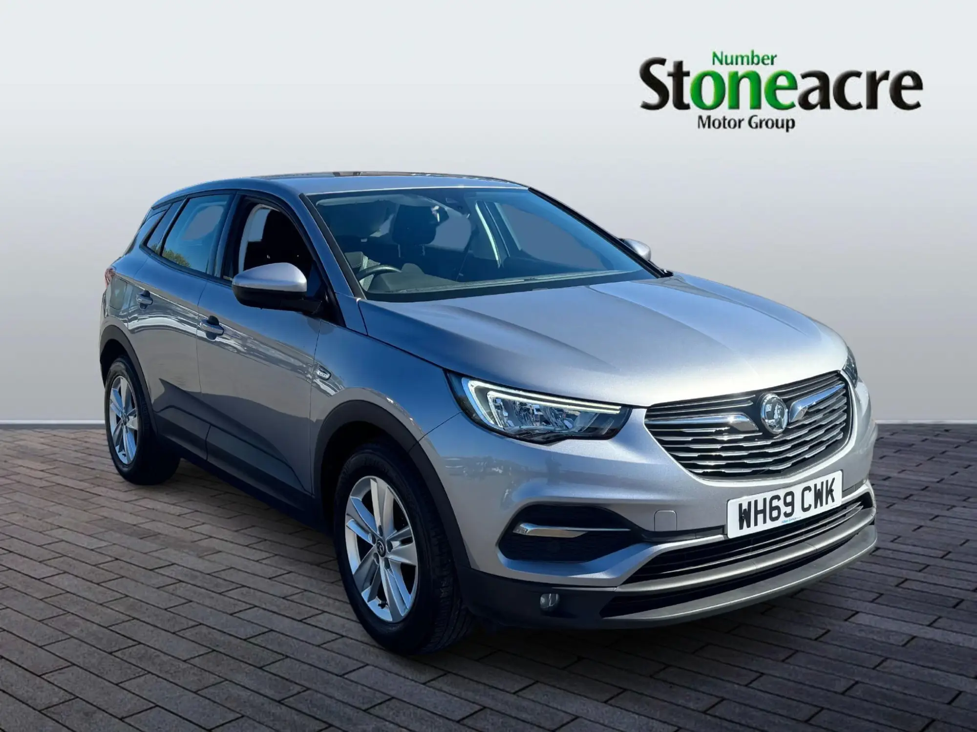 Vauxhall Grandland X 1.2 Turbo GPF SE SUV 5dr Petrol Manual Euro 6 (s/s) (130 ps) WH69CWK Image 1
