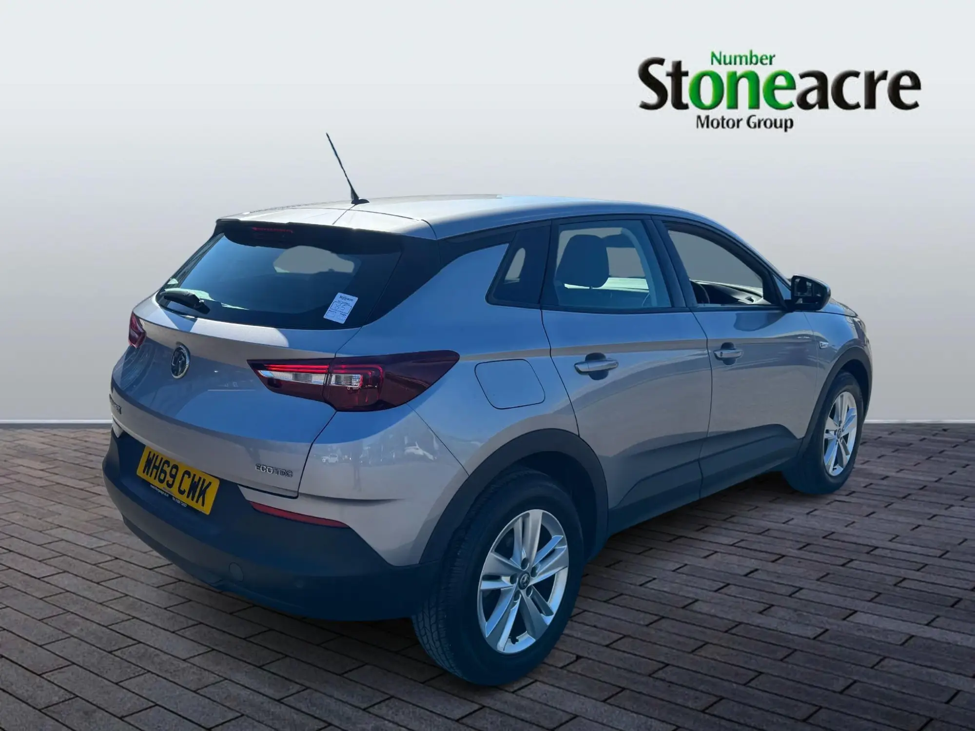 Vauxhall Grandland X 1.2 Turbo GPF SE SUV 5dr Petrol Manual Euro 6 (s/s) (130 ps) WH69CWK Image 3