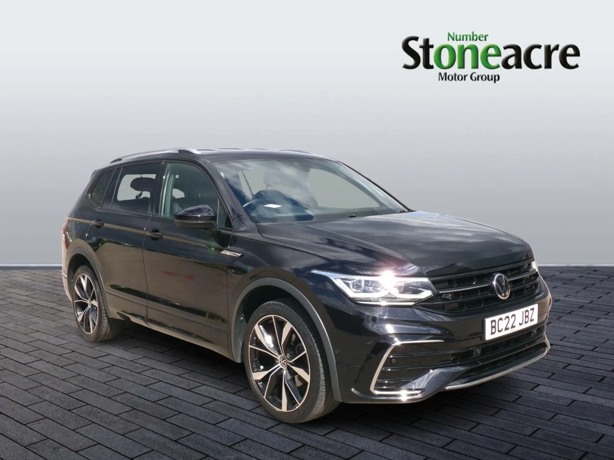 Volkswagen Tiguan Allspace 1.5 TSI R-Line DSG Euro 6 (s/s) 5dr BC22JBZ Image 1