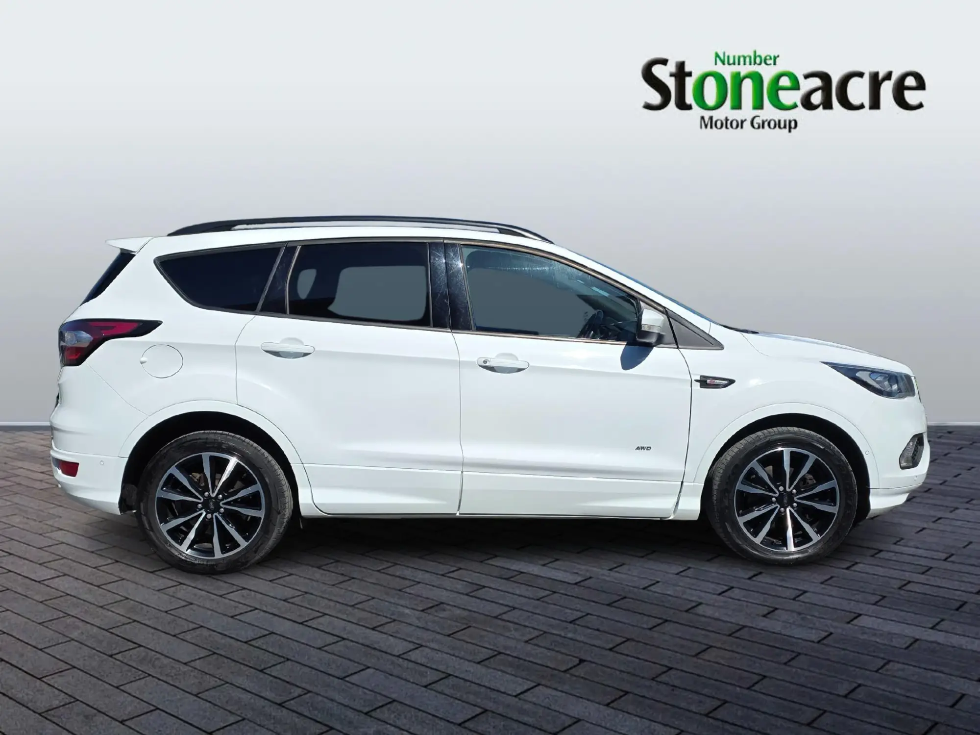 Ford Kuga 2.0 TDCi EcoBlue ST-Line AWD Euro 6 (s/s) 5dr YG18BXX Image 2