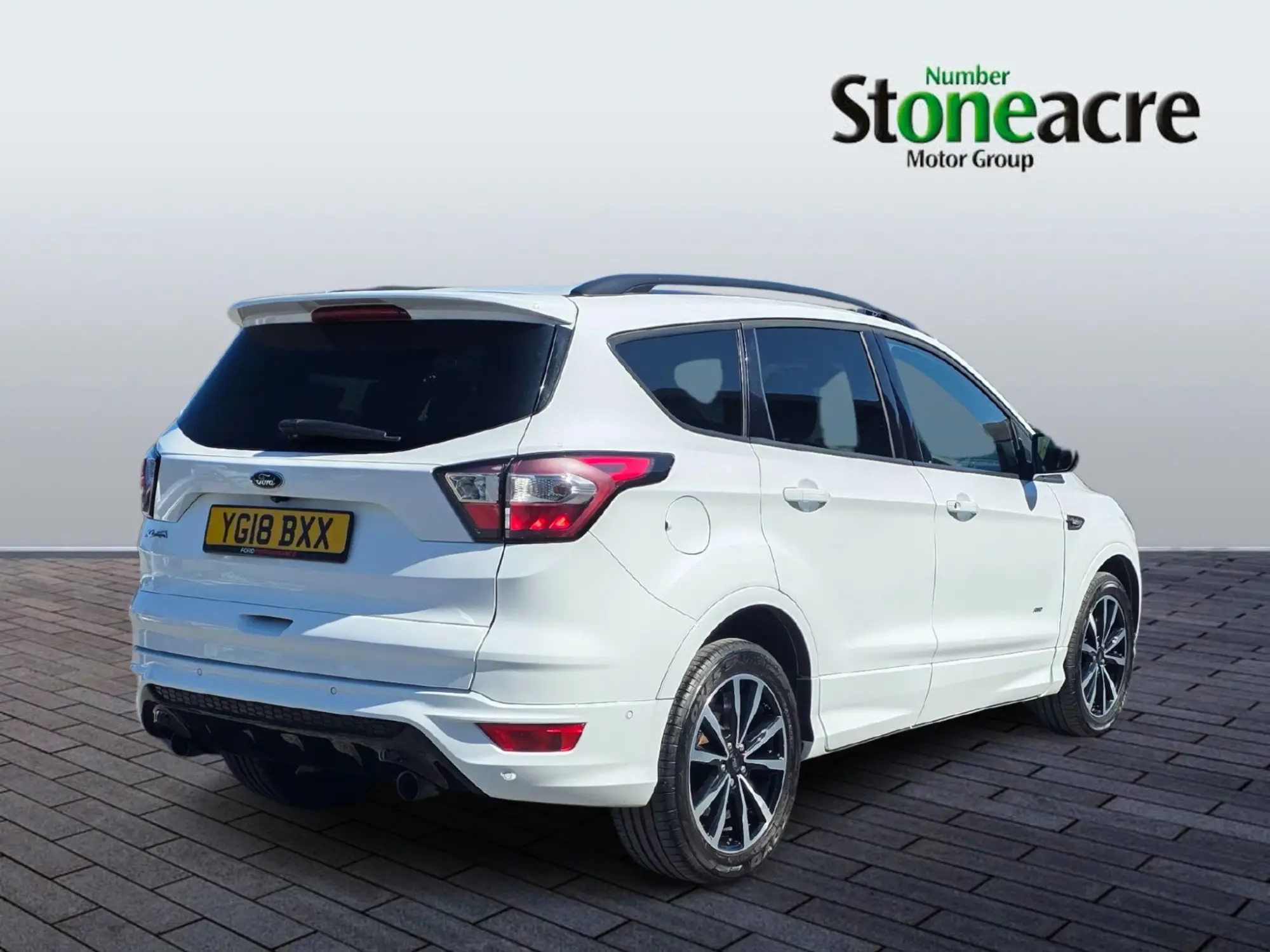 Ford Kuga 2.0 TDCi EcoBlue ST-Line AWD Euro 6 (s/s) 5dr YG18BXX Image 3