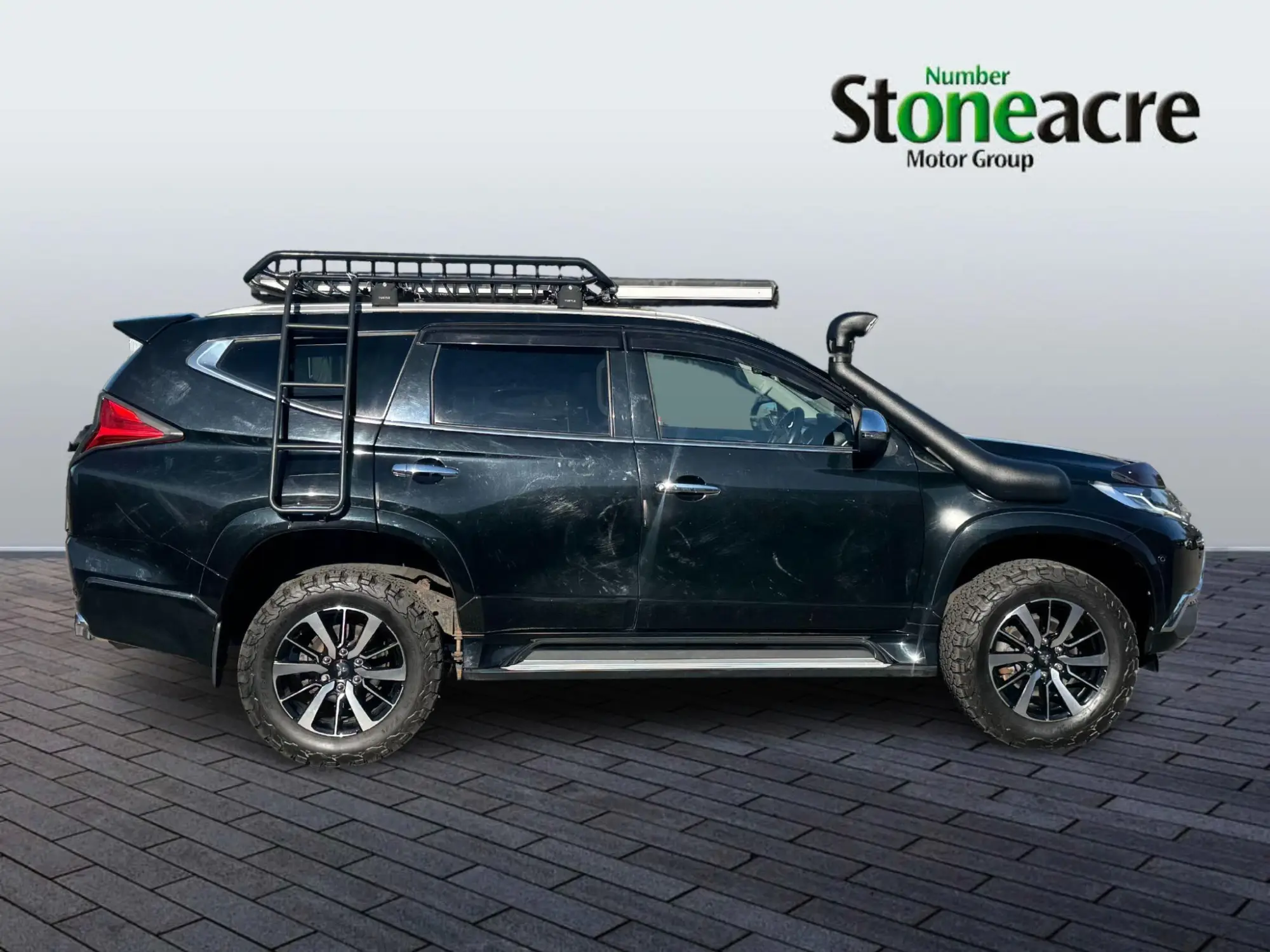 Mitsubishi Shogun Sport Image 2