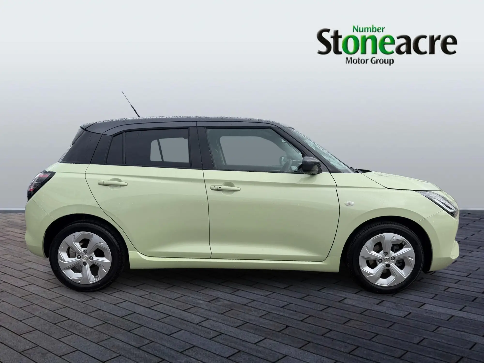 Suzuki Swift 1.2 MHEV Motion Euro 6 (s/s) 5dr NK75OLE Image 2