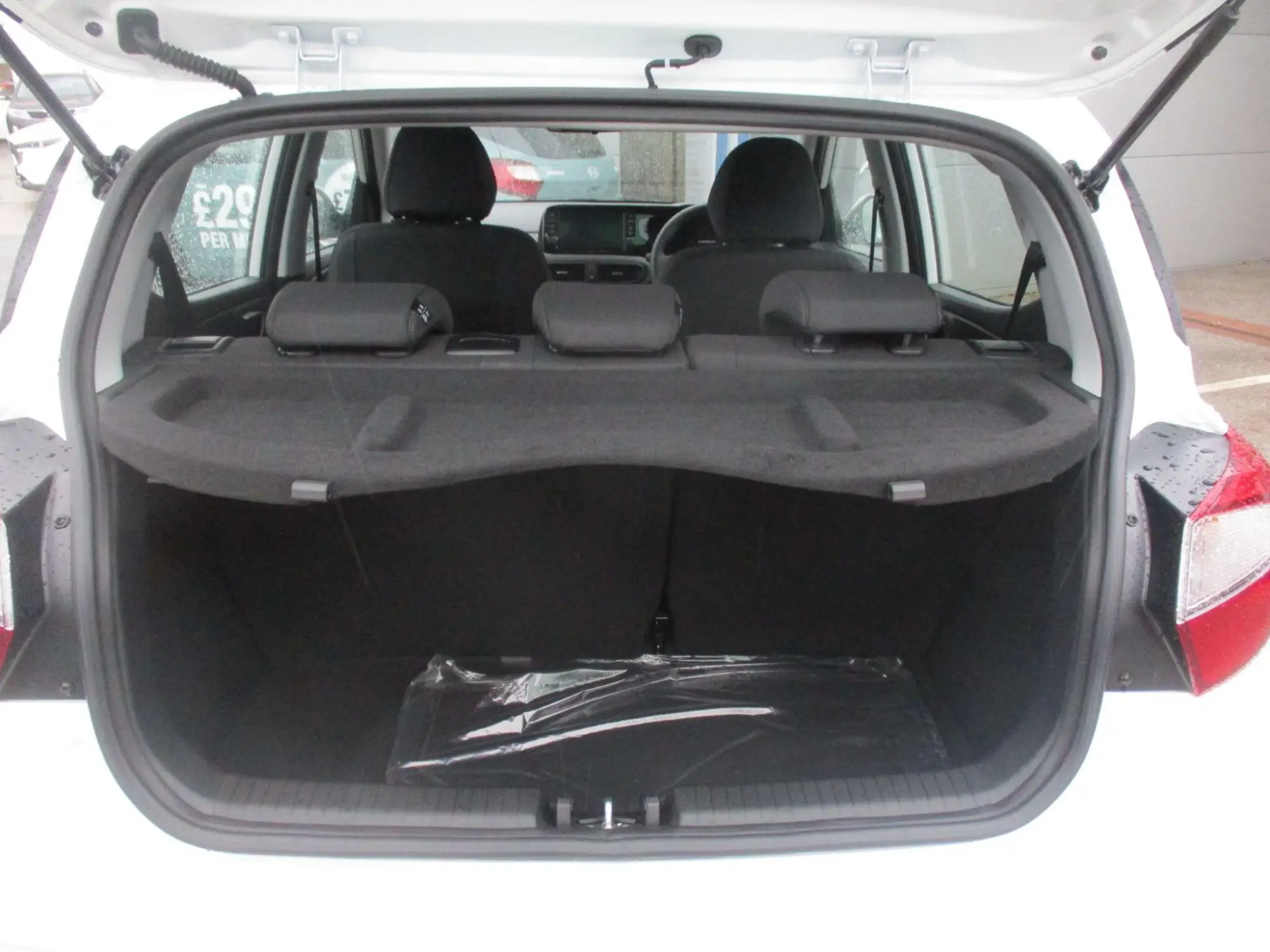 Hyundai i10 Image 10