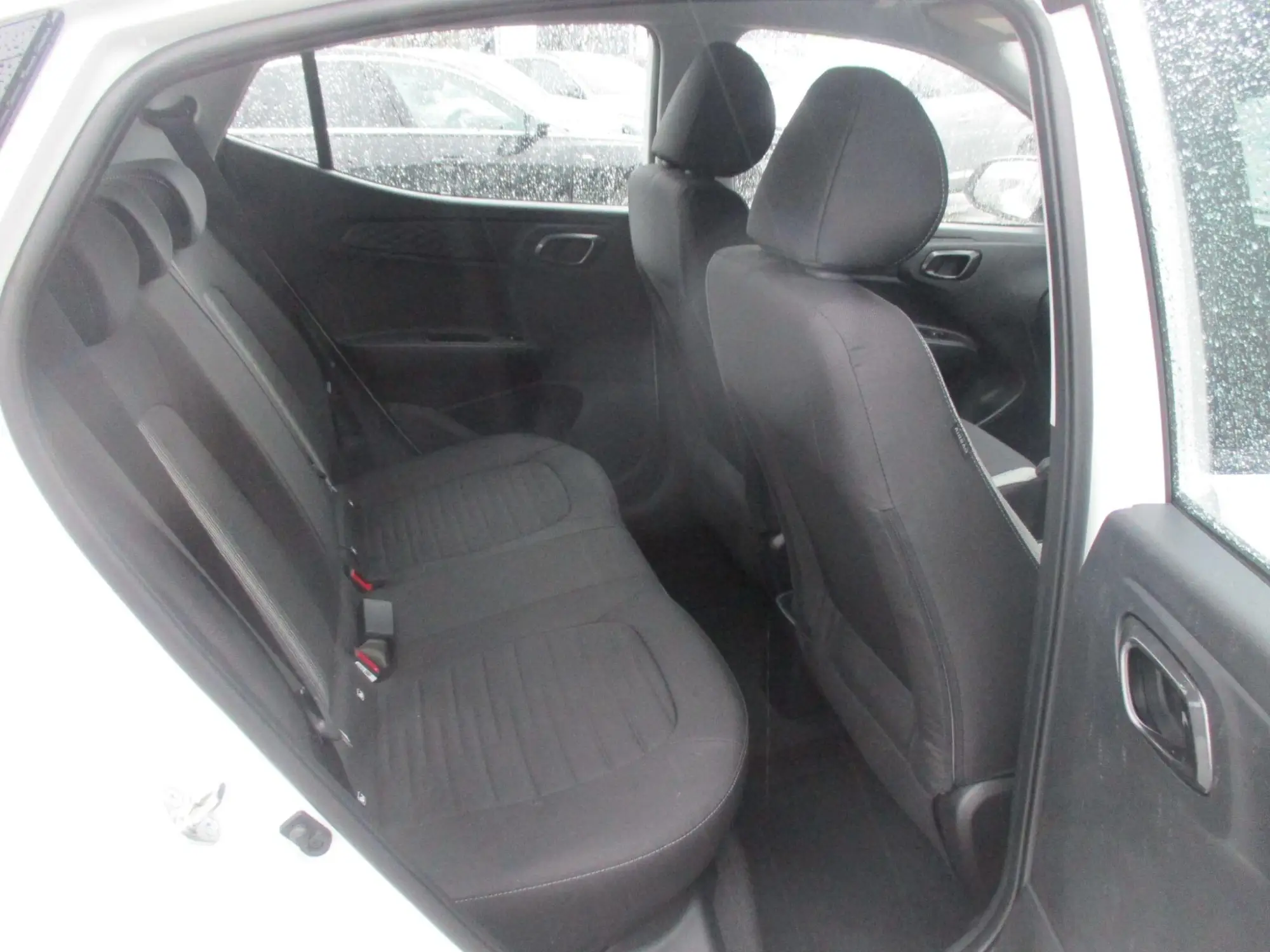 Hyundai i10 Image 25