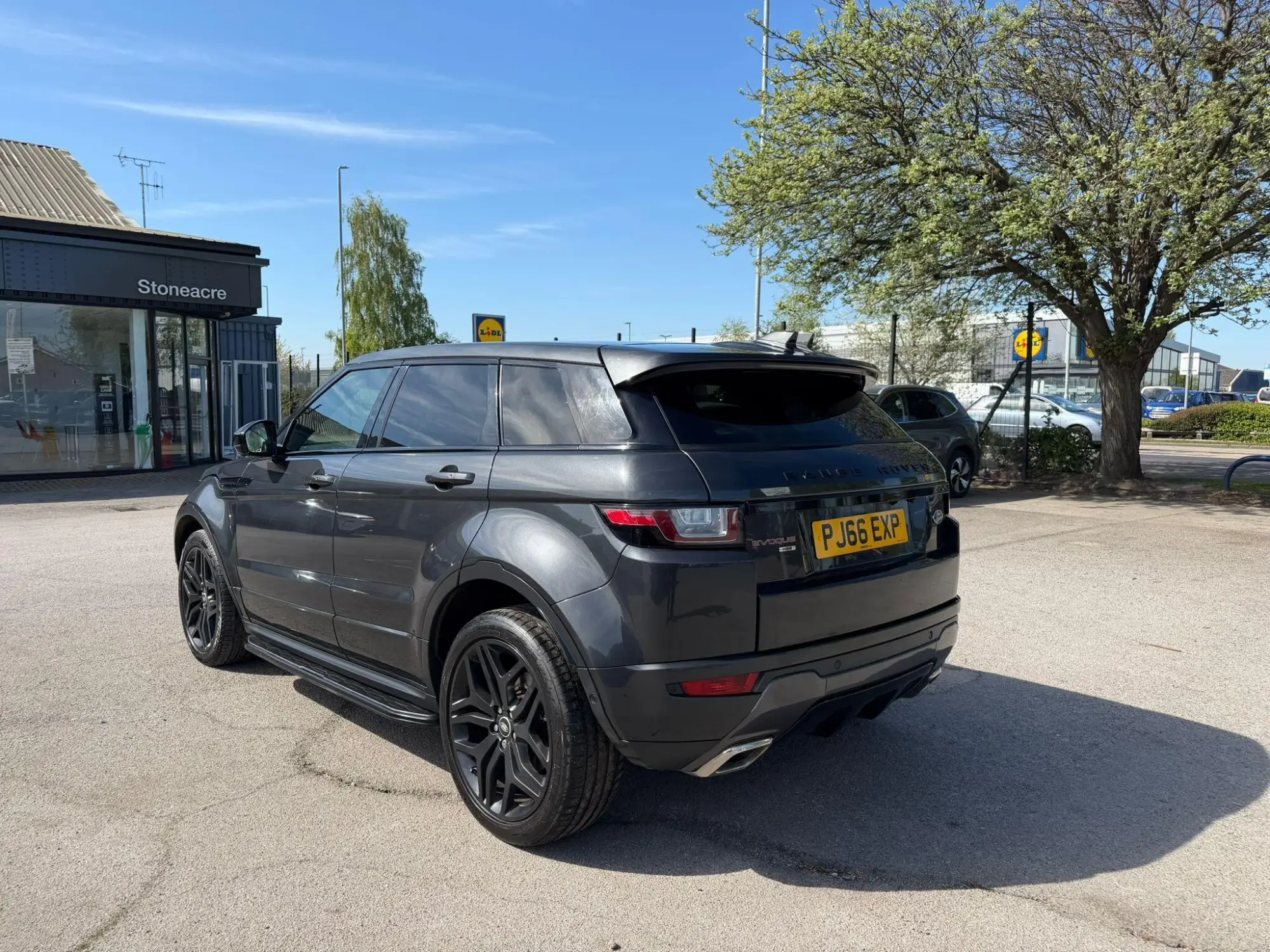 Land Rover Range Rover Evoque 2.0 TD4 HSE Dynamic Lux Auto 4WD Euro 6 (s/s) 5dr PJ66EXP Image 3
