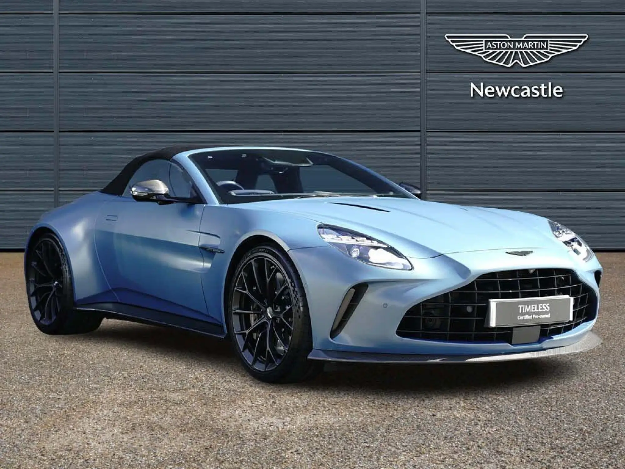 Aston Martin Vantage Roadster 4.0 V8 Roadster Auto Euro 6 2dr BD25PFY Image 1