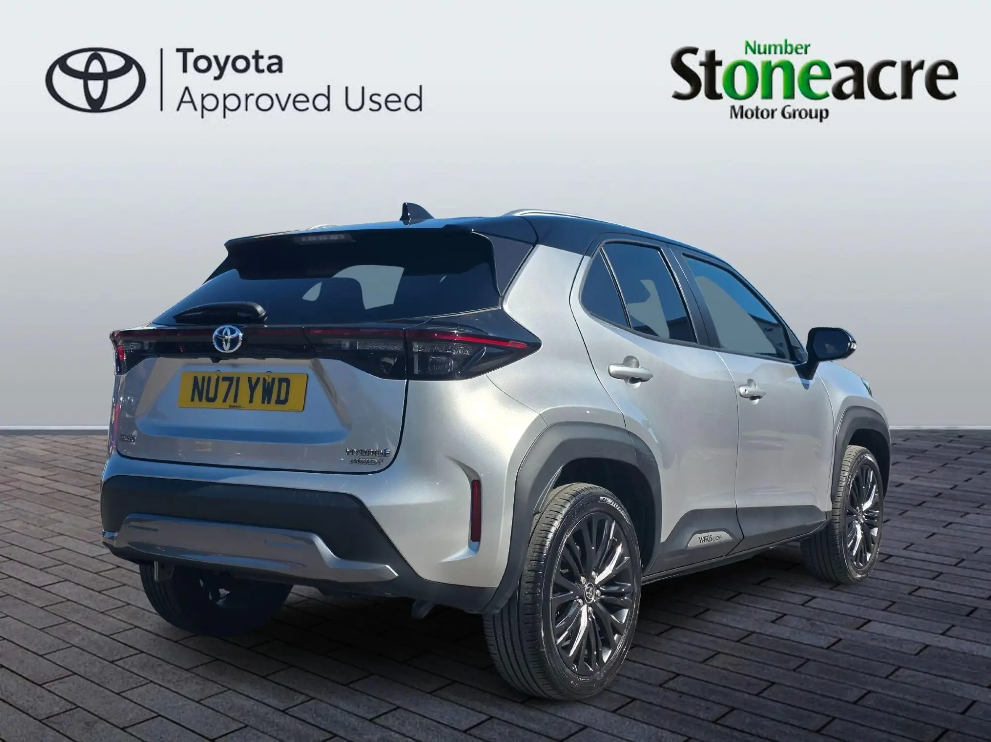 Toyota Yaris Cross 1.5 VVT-h Dynamic SUV 5dr Petrol Hybrid E-CVT AWD Euro 6 (s/s) (116 ps) NU71YWD Image 2